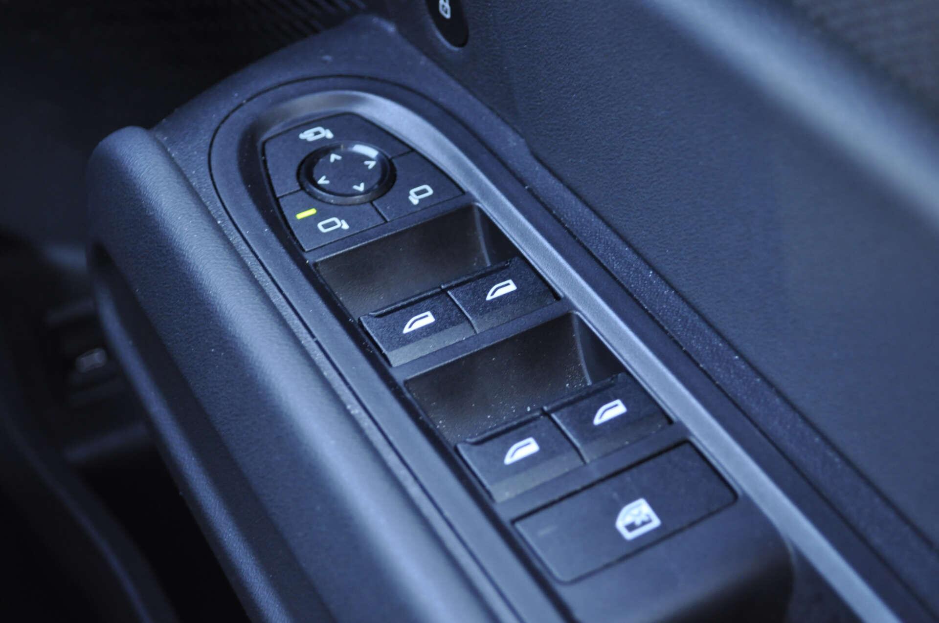 Mini Countryman view 30