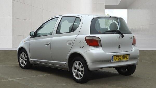 Toyota Yaris view 3