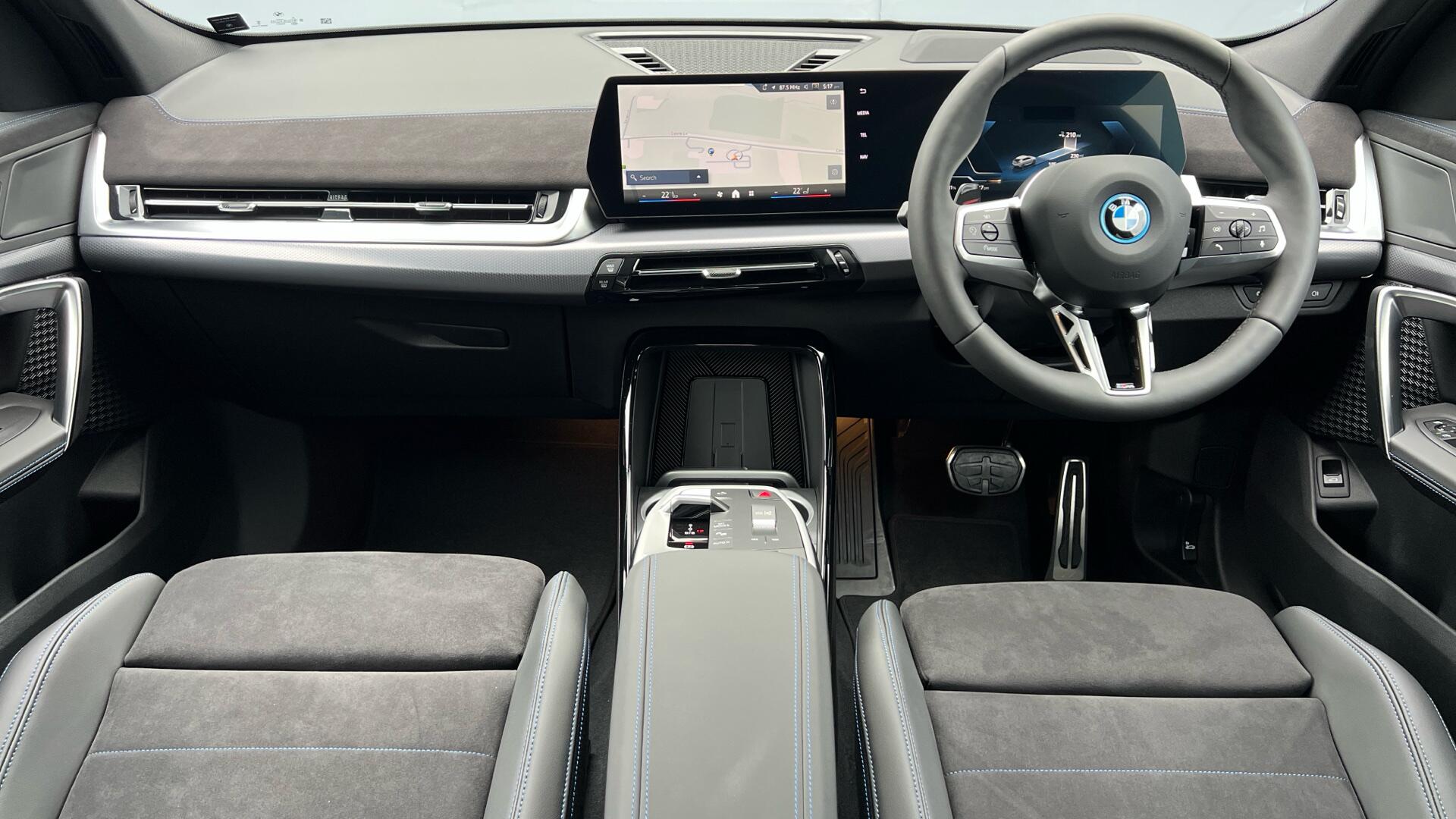 BMW Ix2 view 4