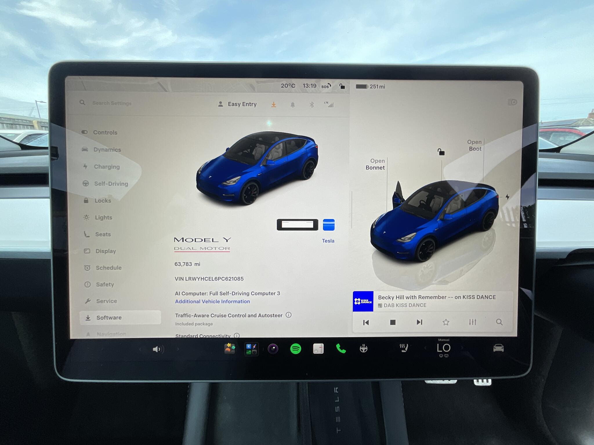 Tesla Model Y view 27