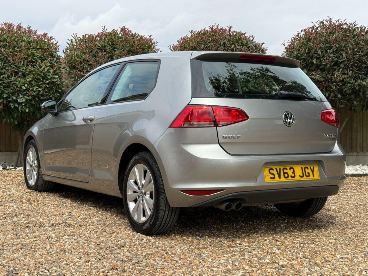 Volkswagen Golf view 4