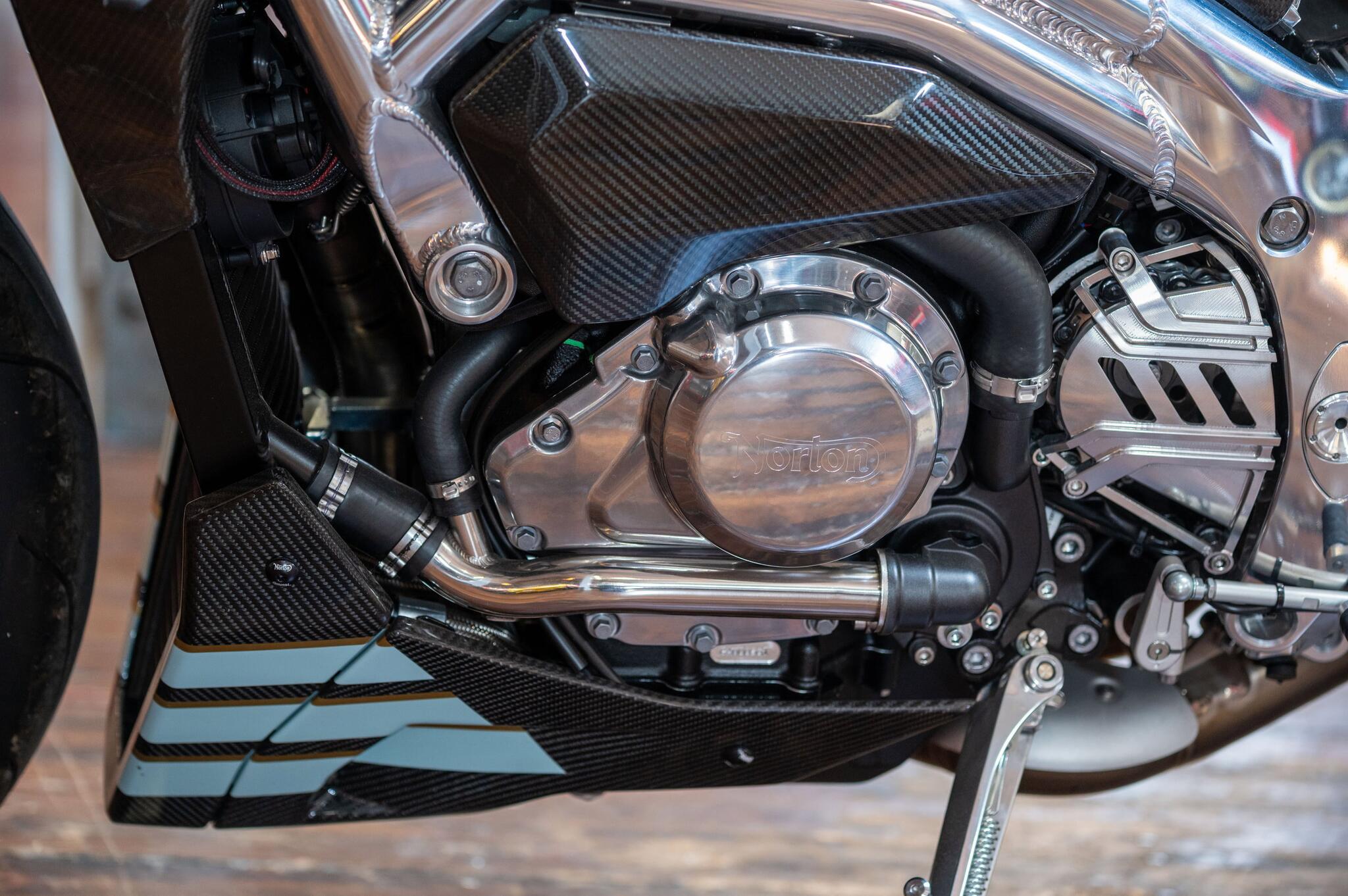 Norton V4 CR view 19