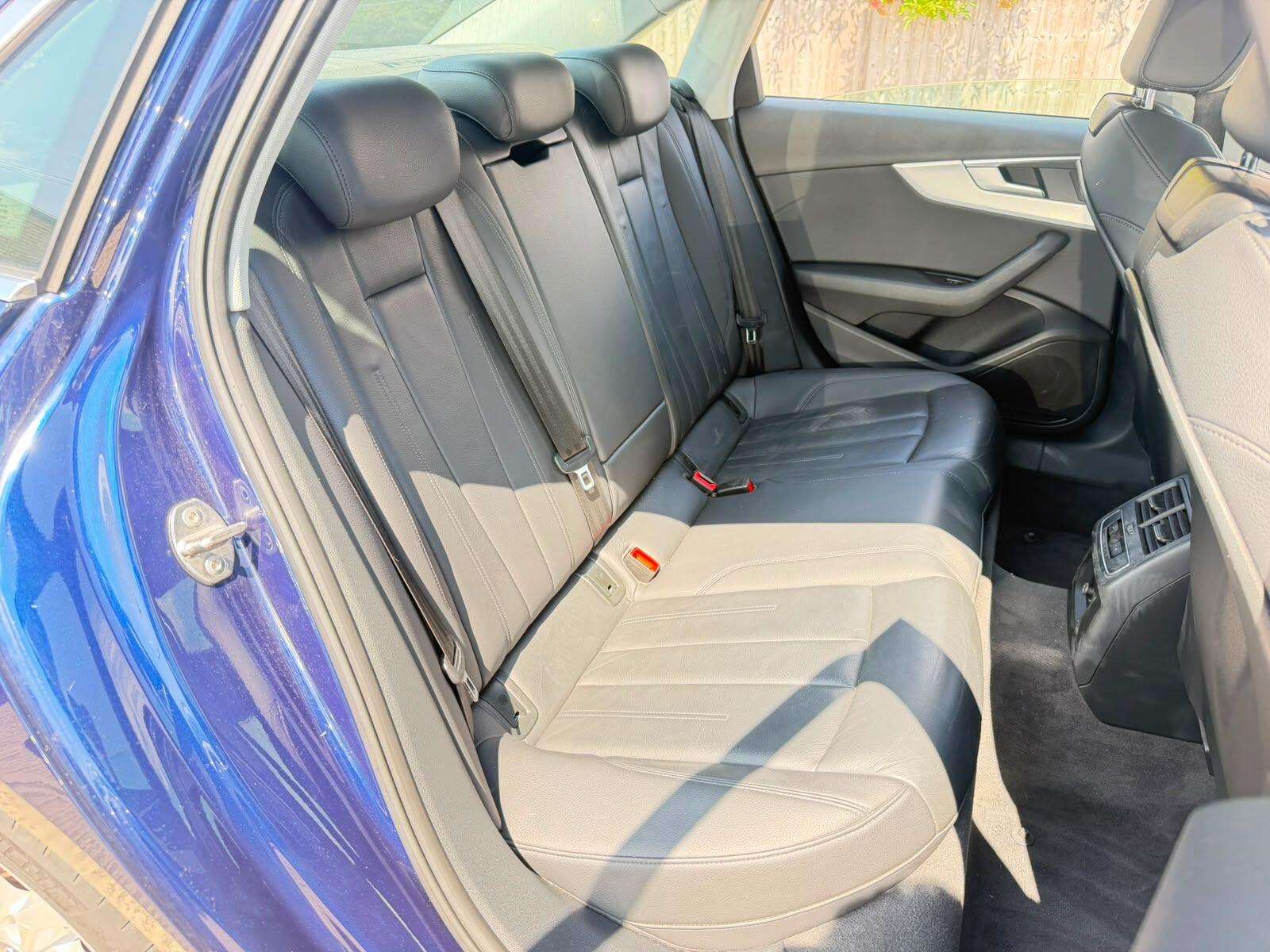 Audi A4 view 24