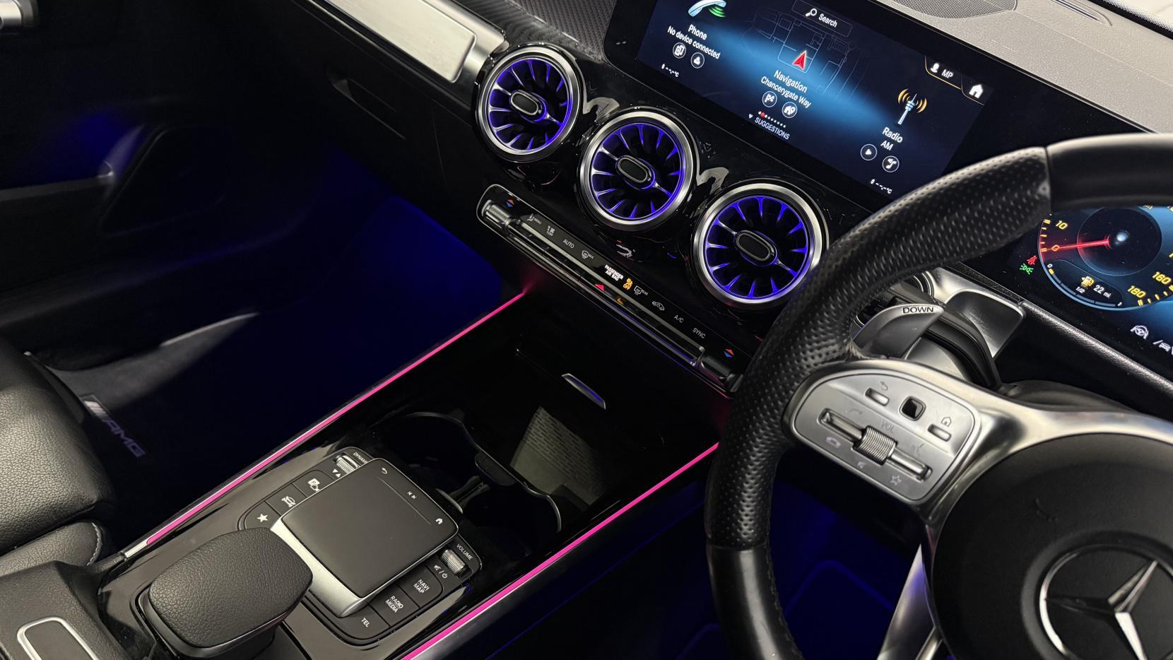 Mercedes-Benz GLB view 29