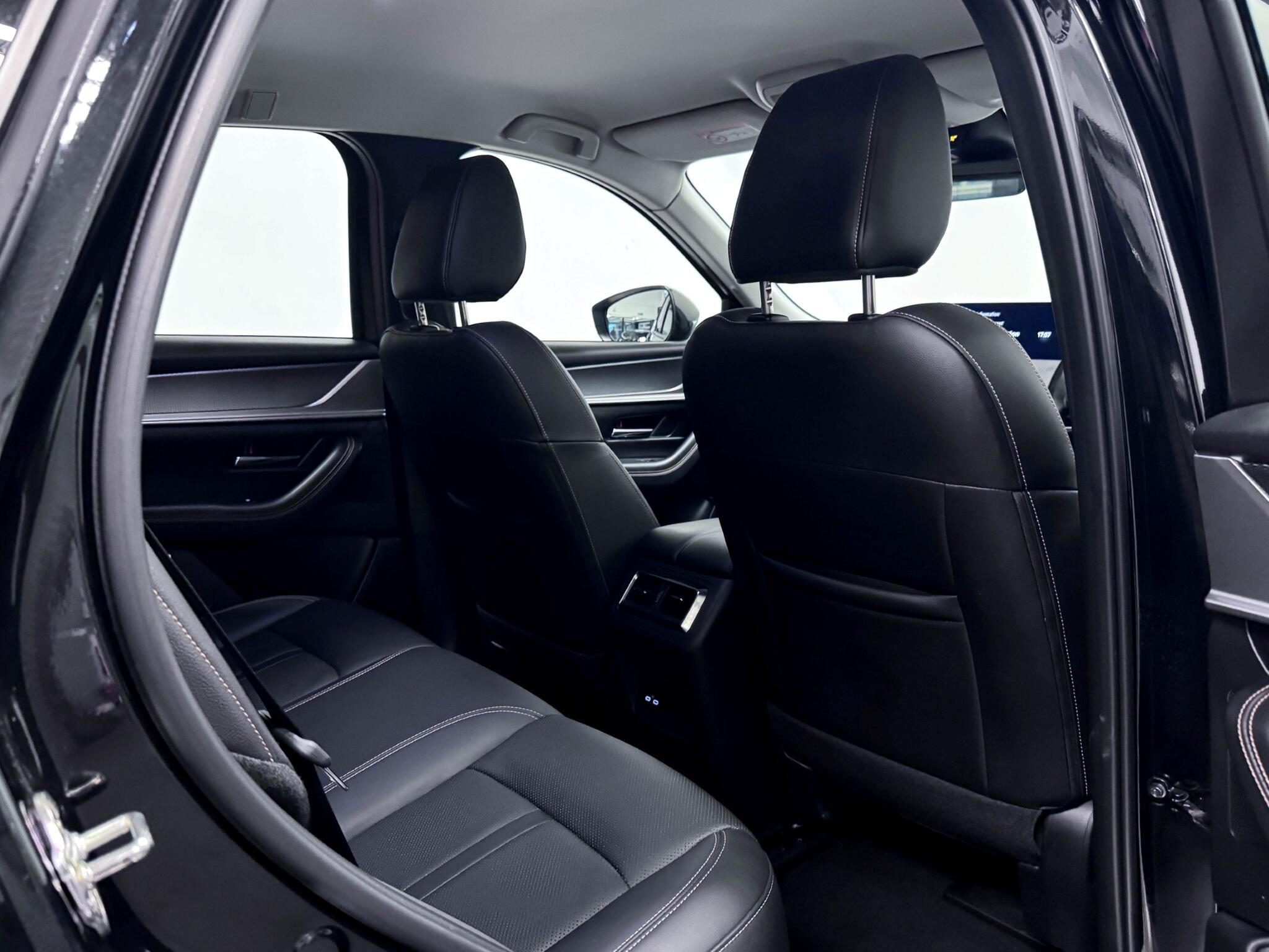 Mazda CX-60 view 11