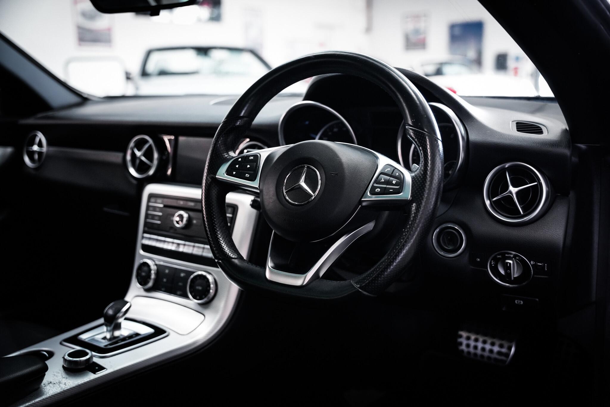 Mercedes-Benz SLC view 19