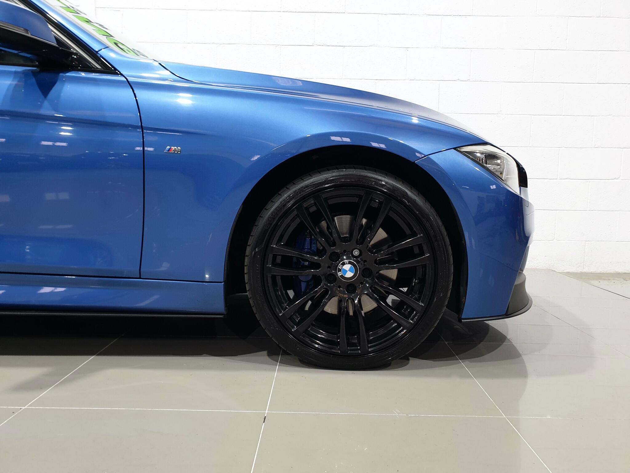BMW 3 Series view 14