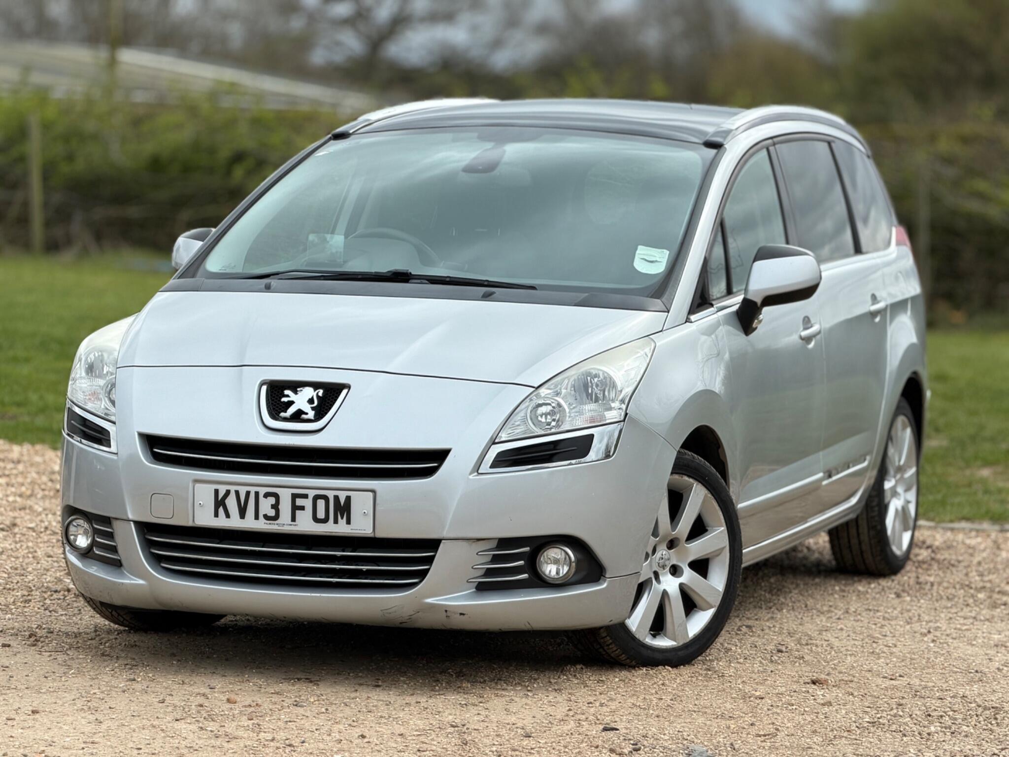 2013 Peugeot 5008 1.6 e-HDi Allure EGC Euro 5 (s/s) 5dr image 1