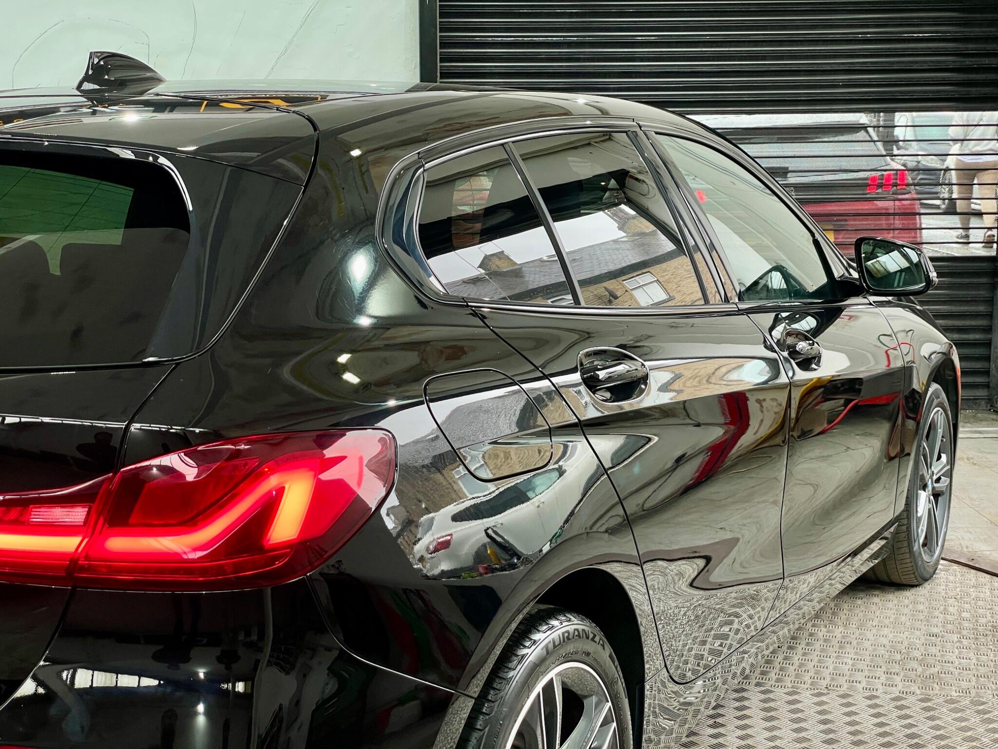 BMW 1 Series view 14