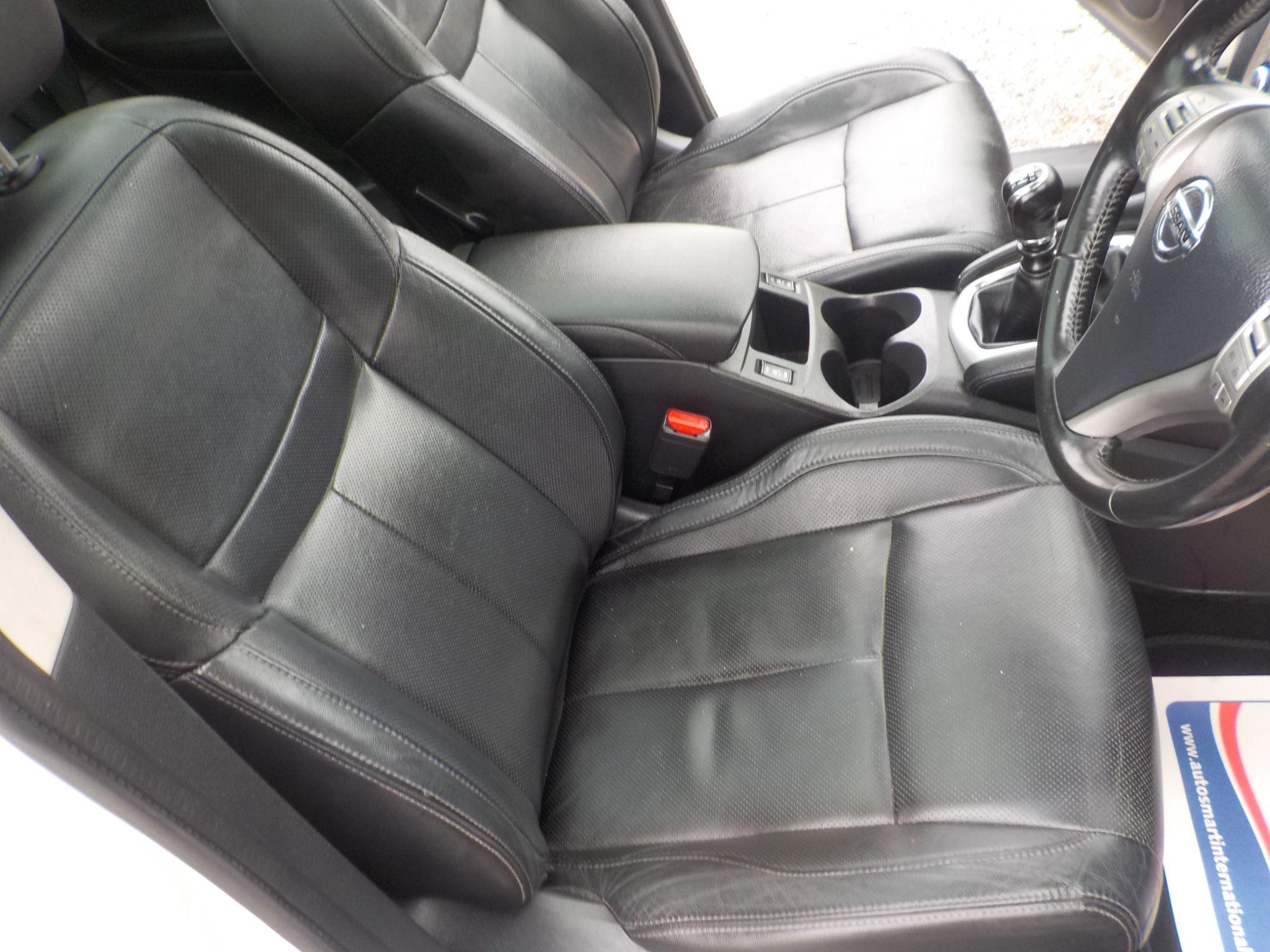 Nissan Qashqai 1.6 dCi Tekna 2WD Euro 5 (s/s) 5dr