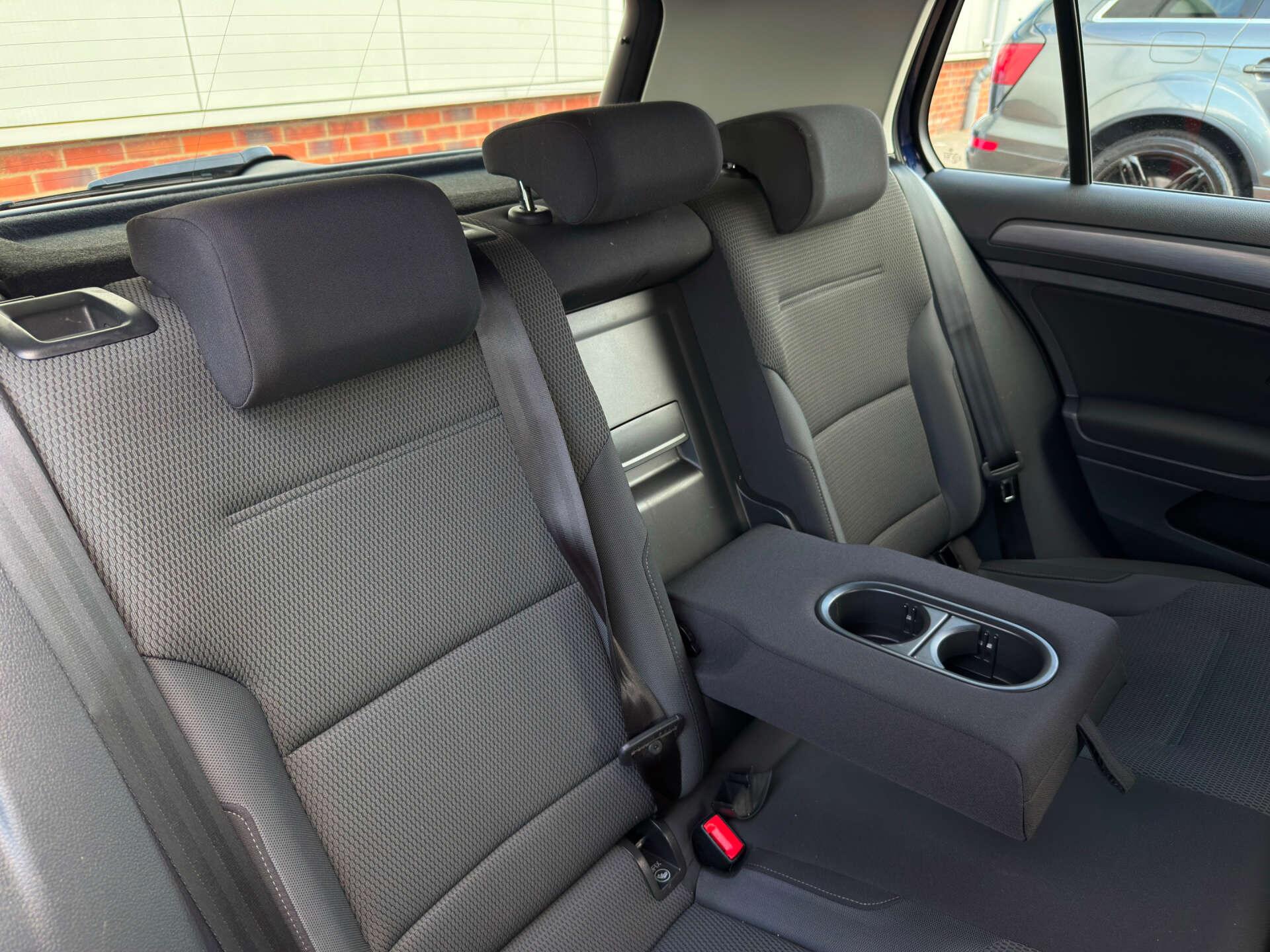 Volkswagen Golf view 13