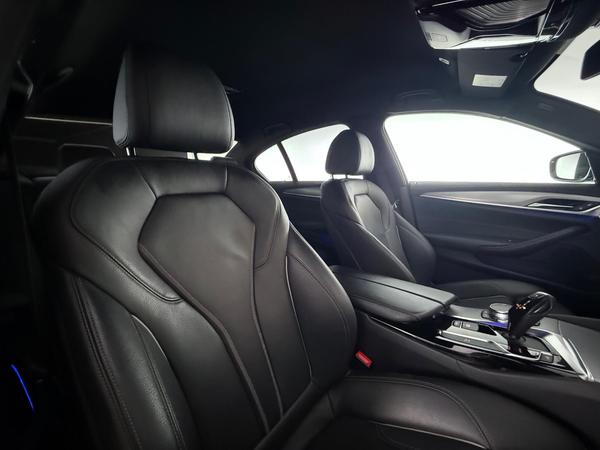 BMW 5 Series view 30