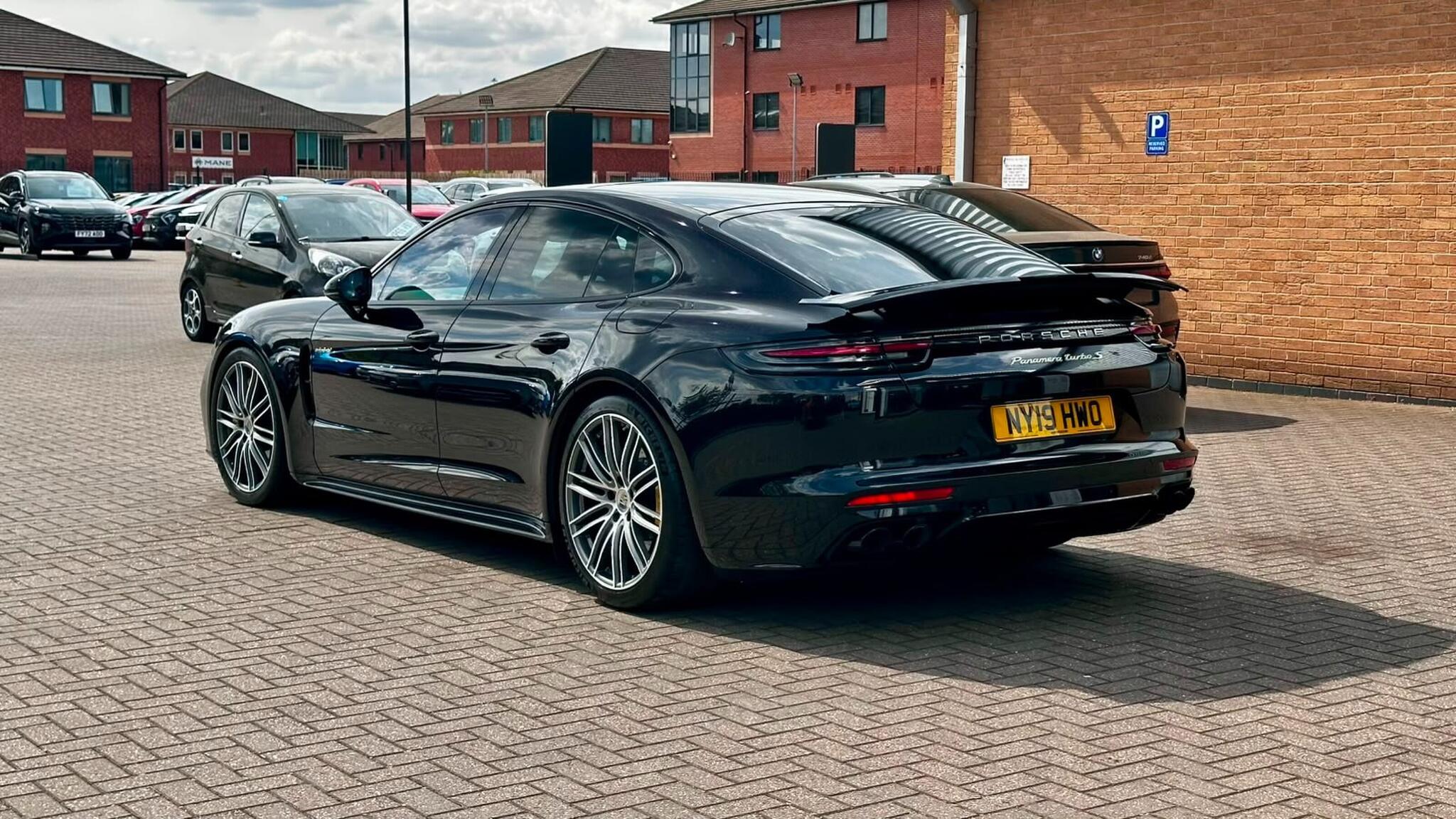 Porsche Panamera view 25
