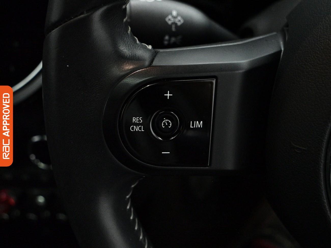 Mini Hatch view 23