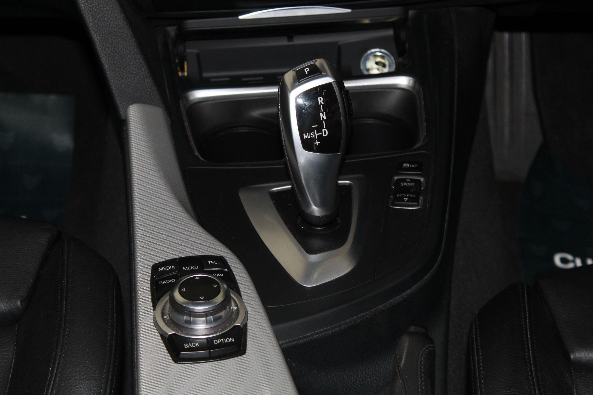 BMW 3 Series view 40