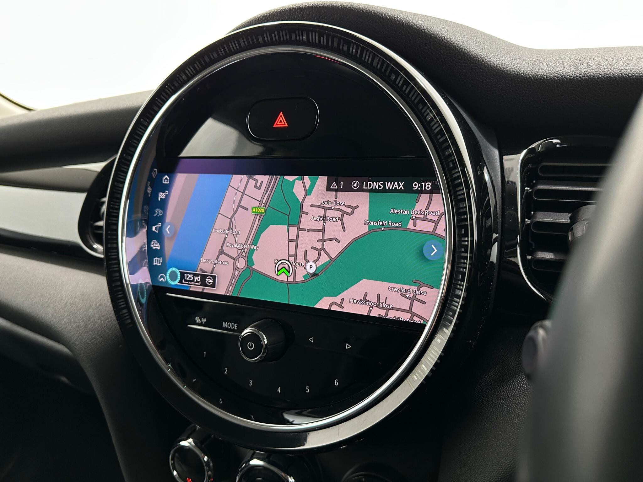Mini Hatch view 24