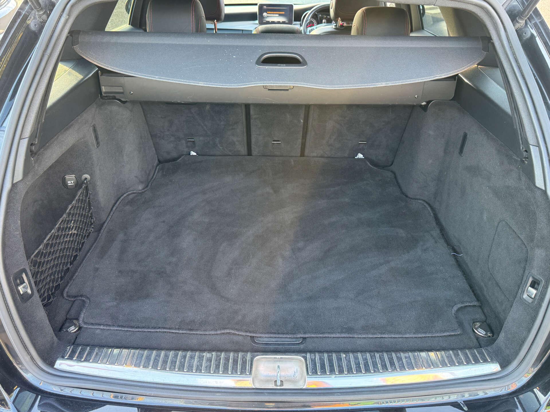 Mercedes-Benz C-Class view 11