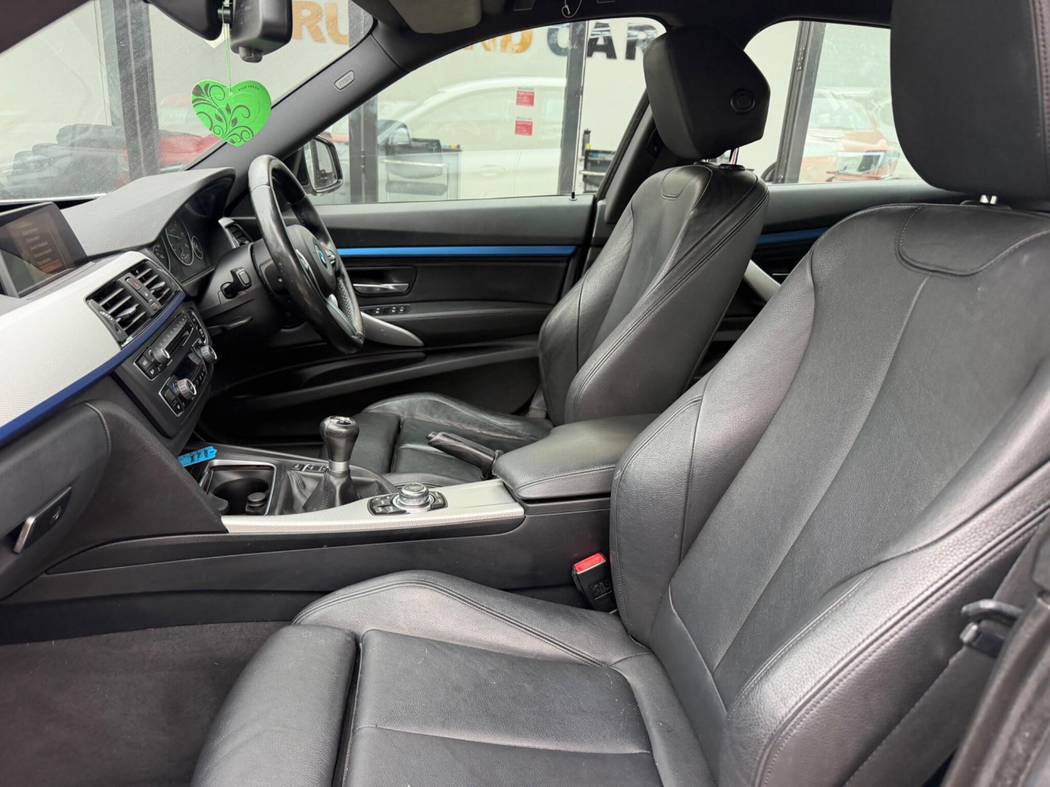 BMW 3 Series view 15