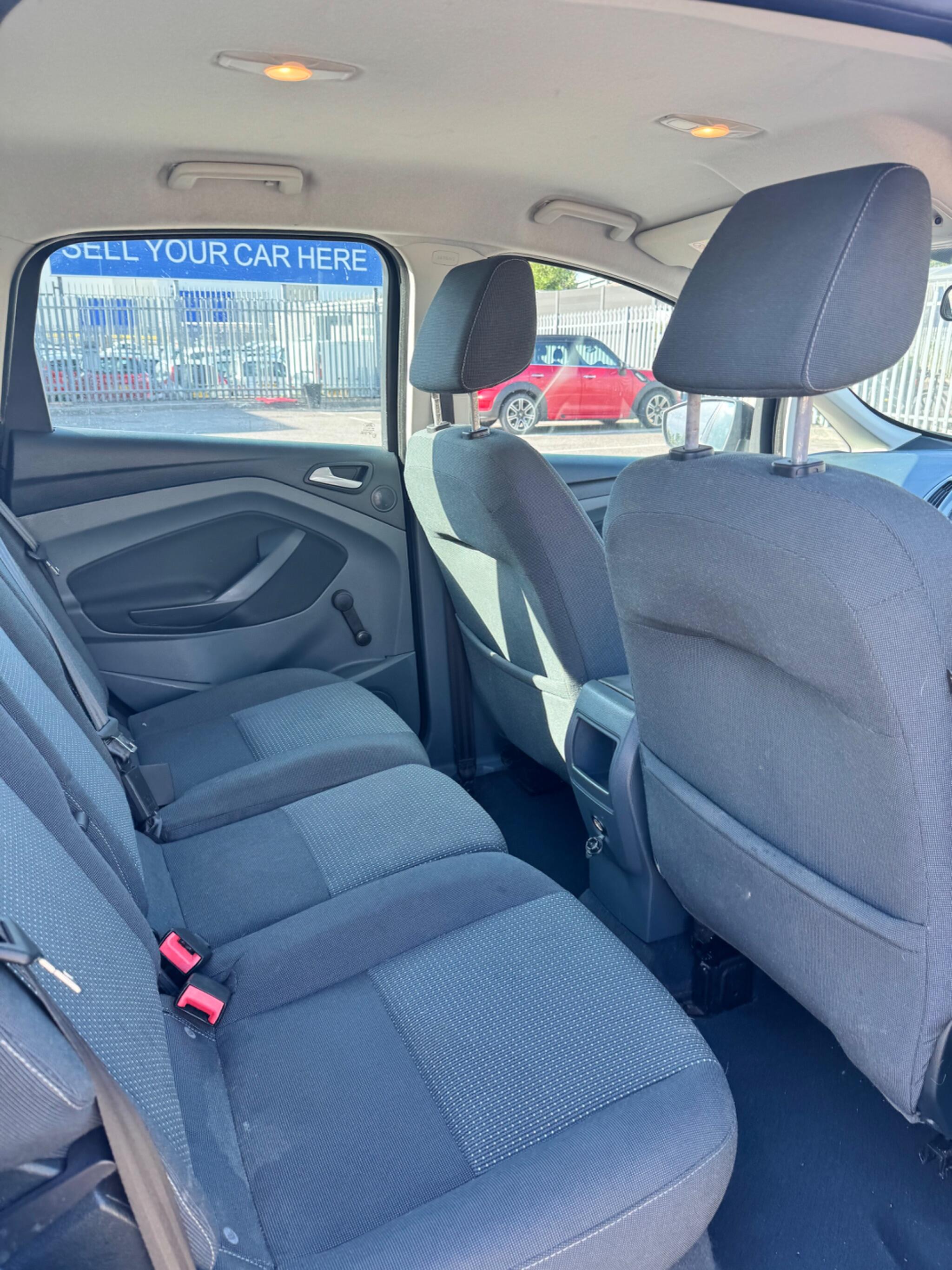Ford C-Max view 31