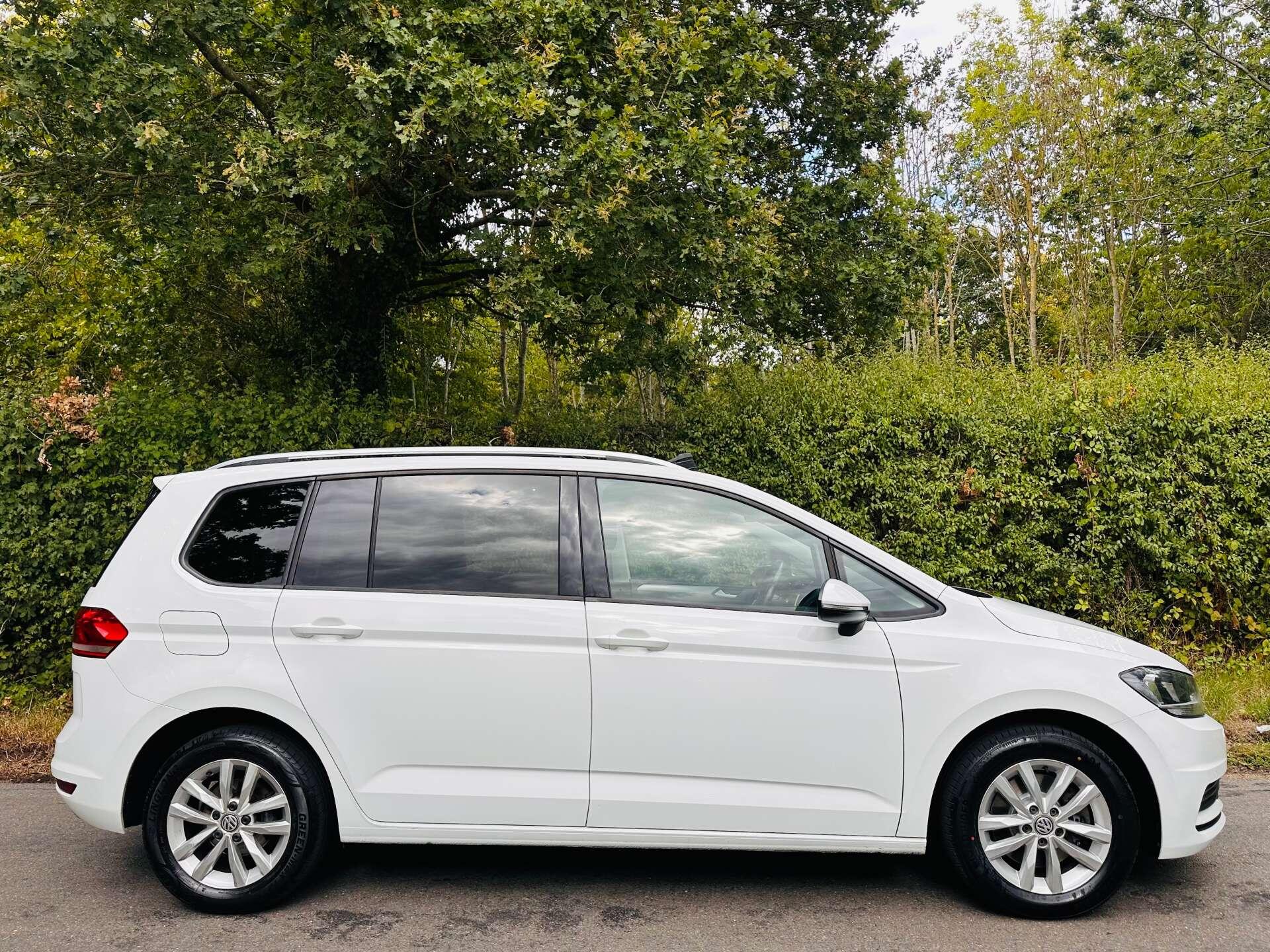 Volkswagen Touran view 48