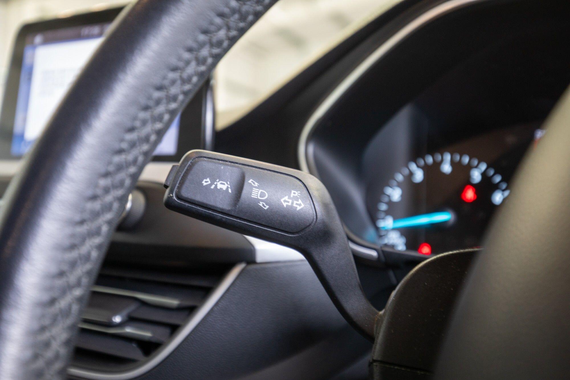 Ford Focus view 16
