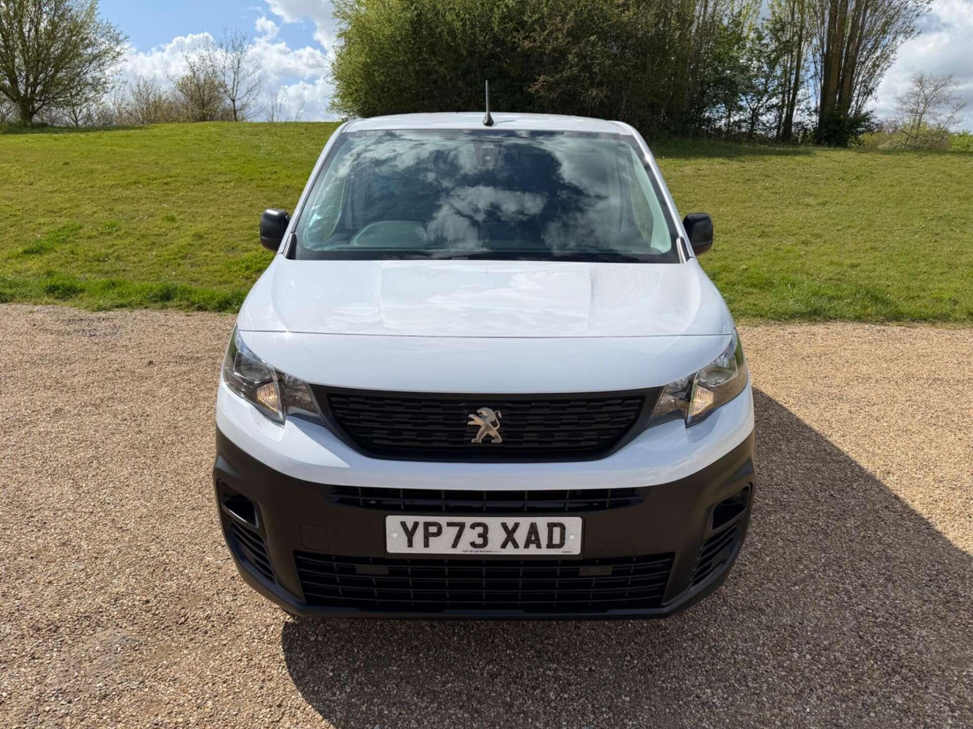 Peugeot Partner view 2
