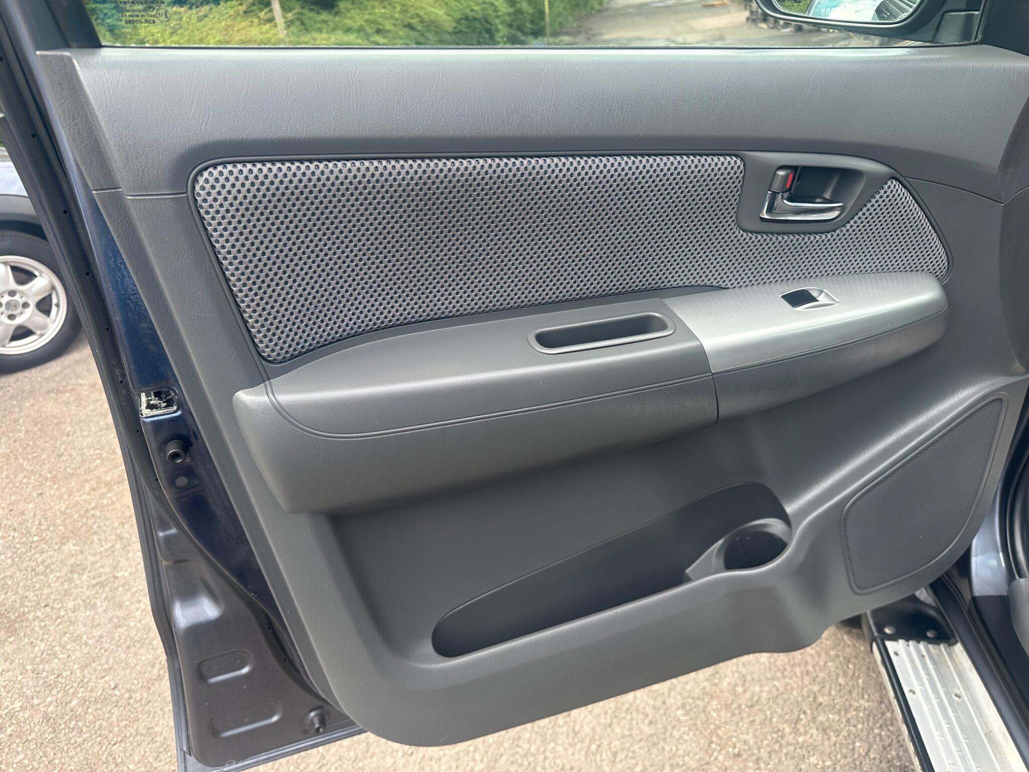 Toyota Hilux view 45