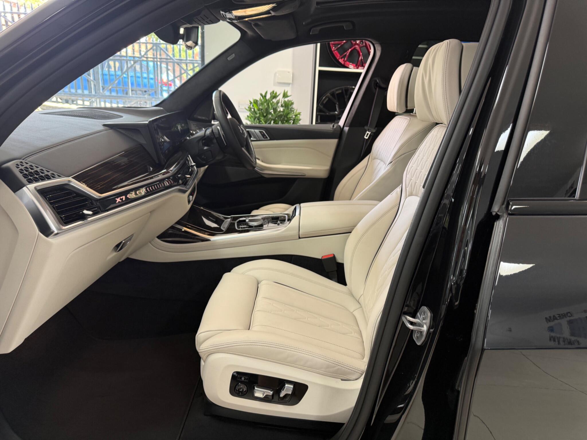 BMW X7 view 59