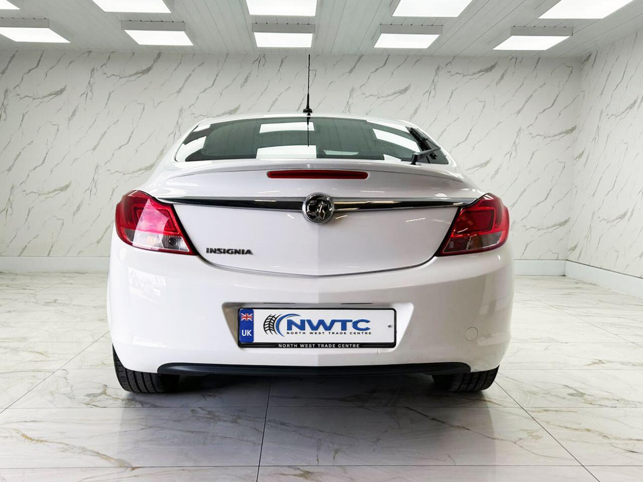 Vauxhall Insignia view 9