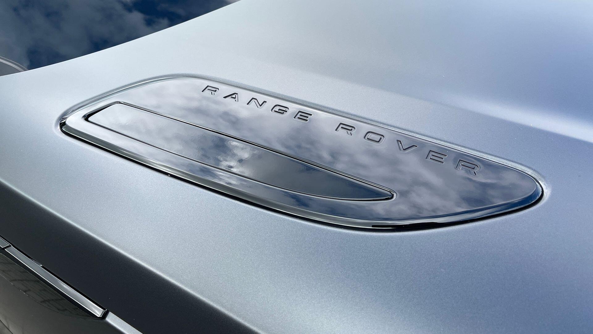 Land Rover Range Rover Velar view 11
