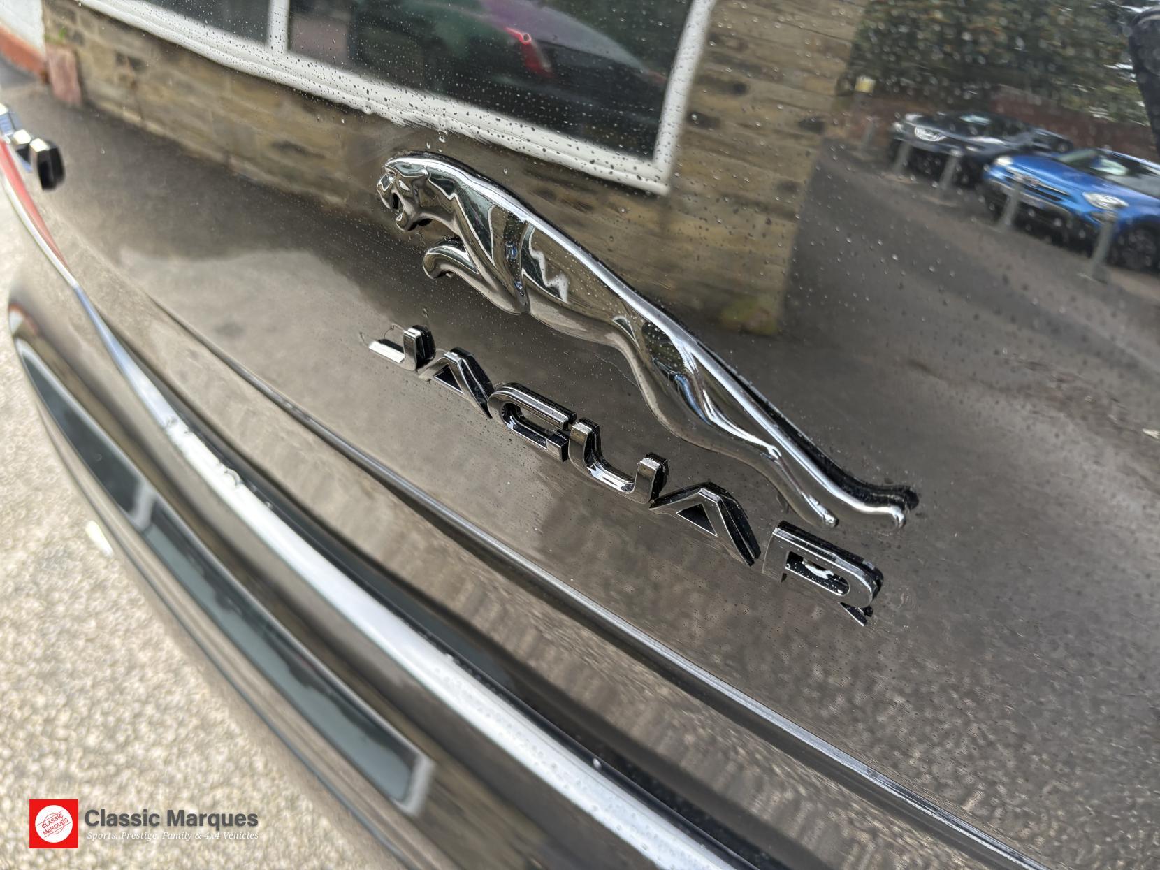 Jaguar XJ view 13
