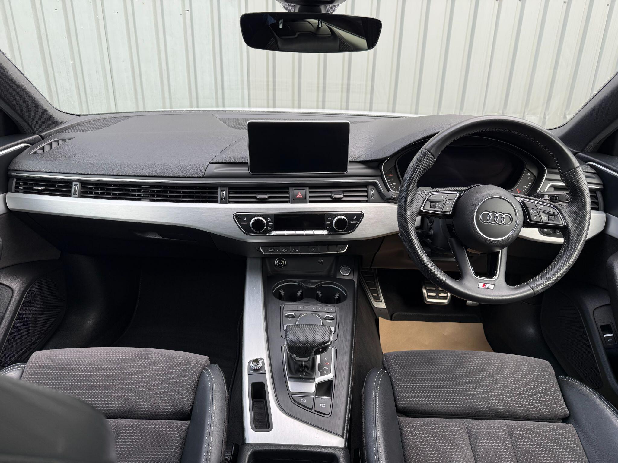 Audi A4 view 22