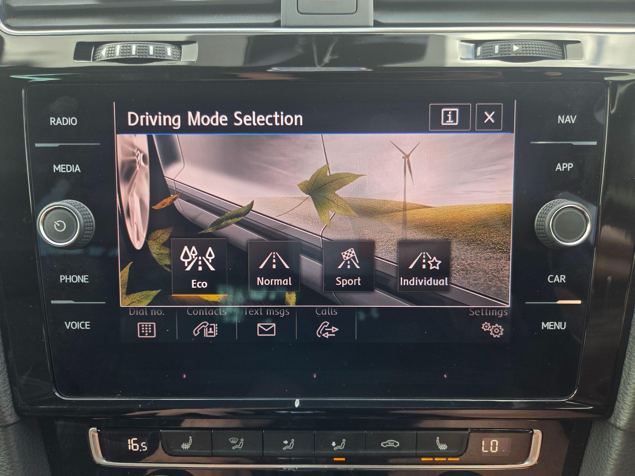 Volkswagen Golf view 23