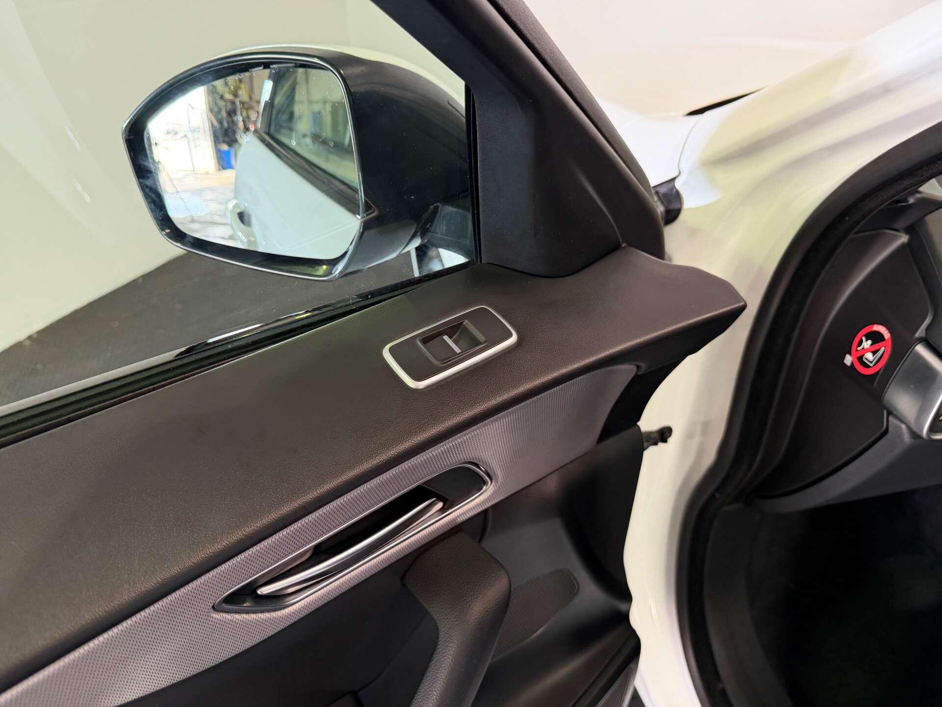 Jaguar F-Pace view 61