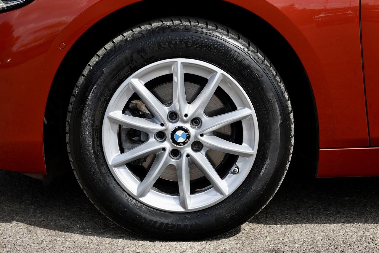BMW 2 Series Active Tourer view 32