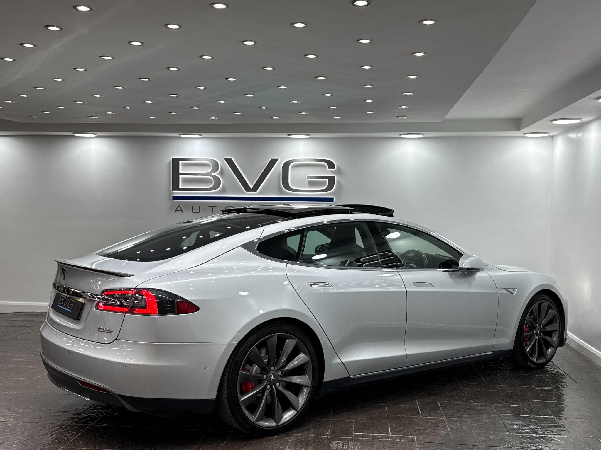 Tesla Model S view 9