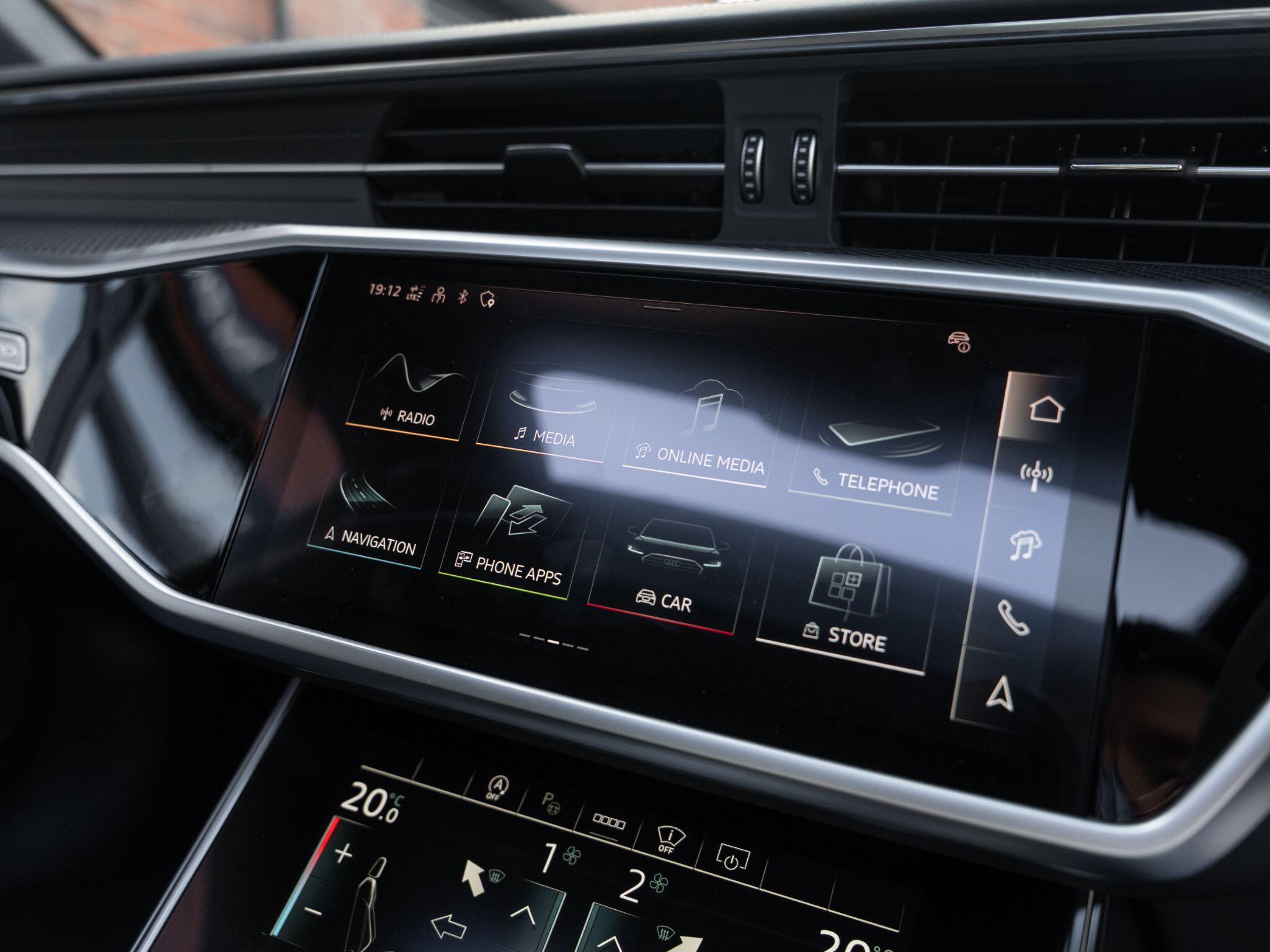 Audi RS6 Avant view 59