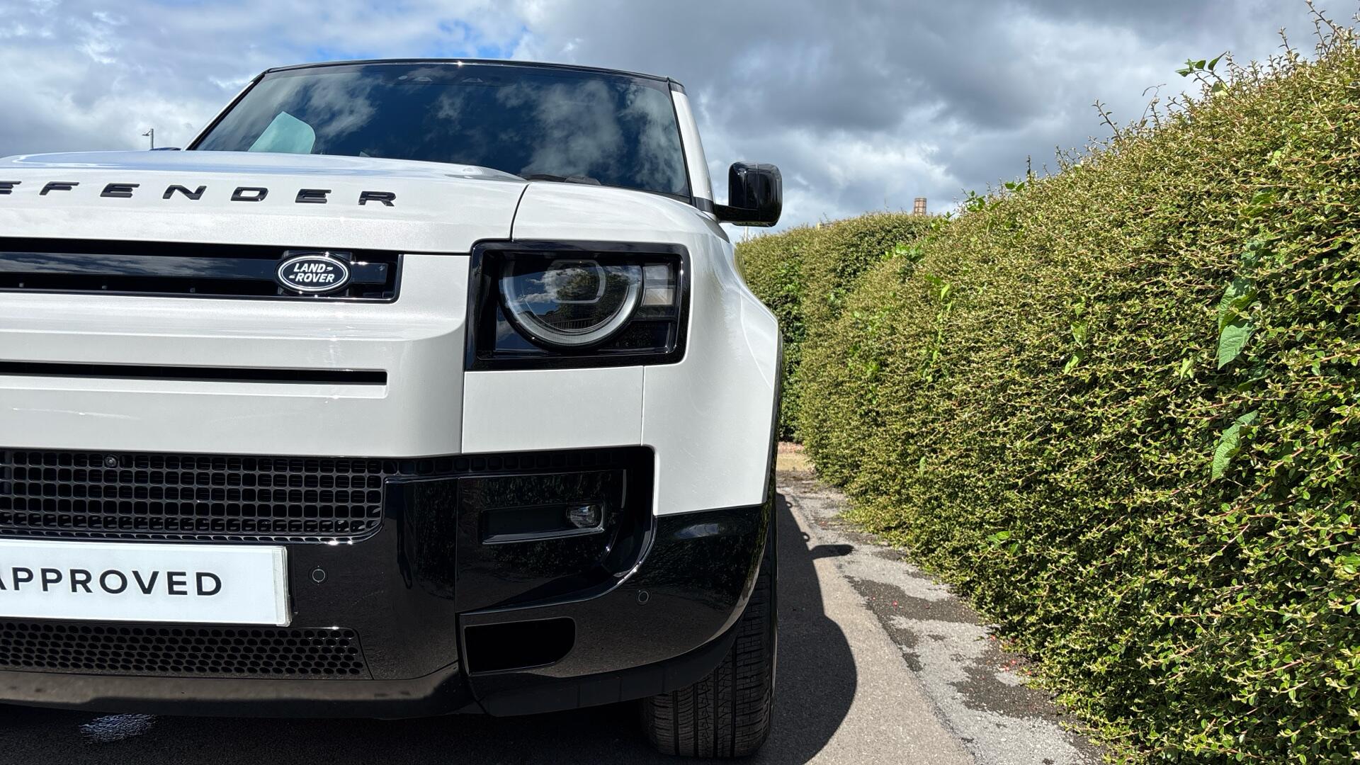 Land Rover Defender view 47