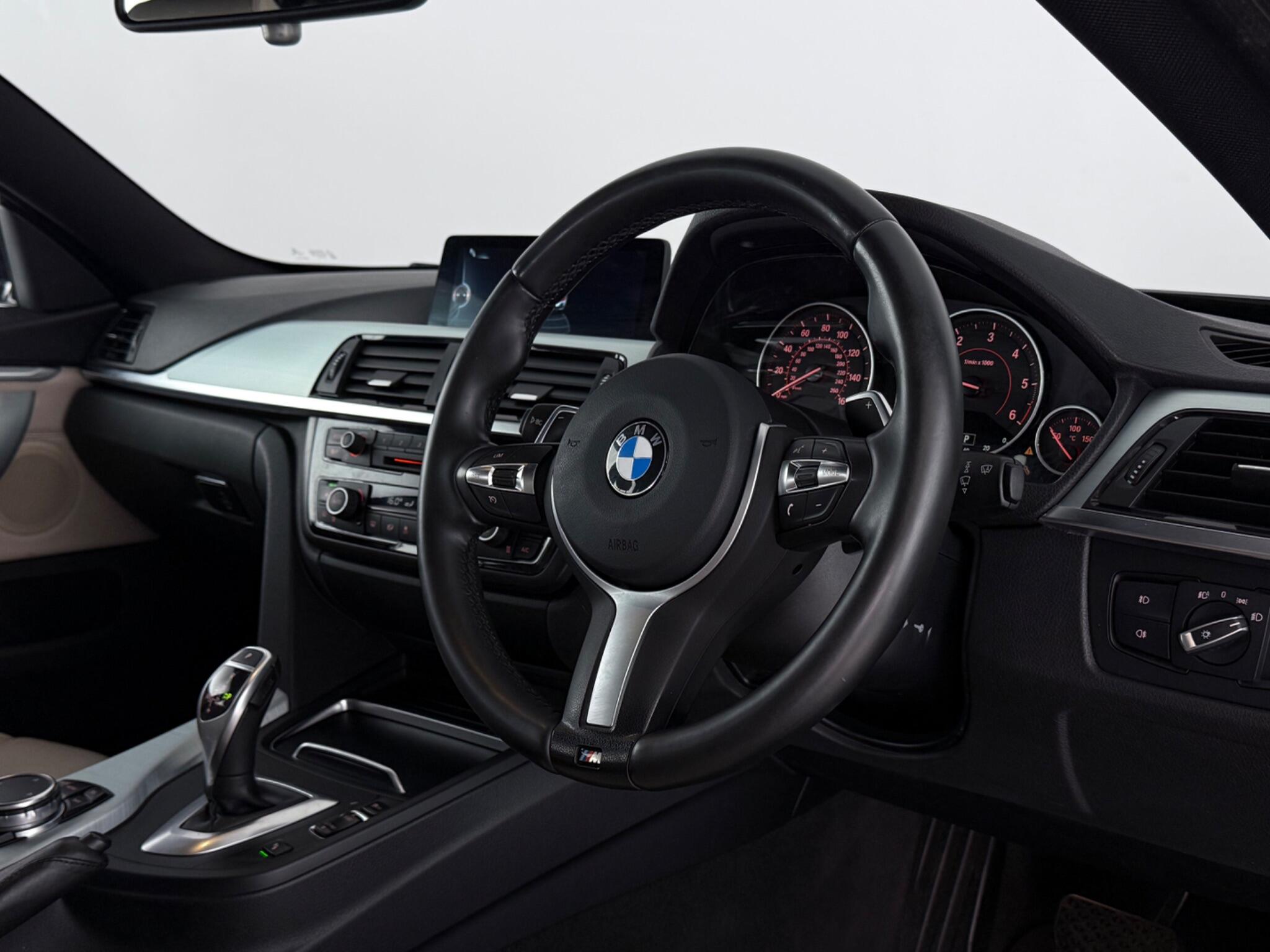 BMW 4 Series view 3