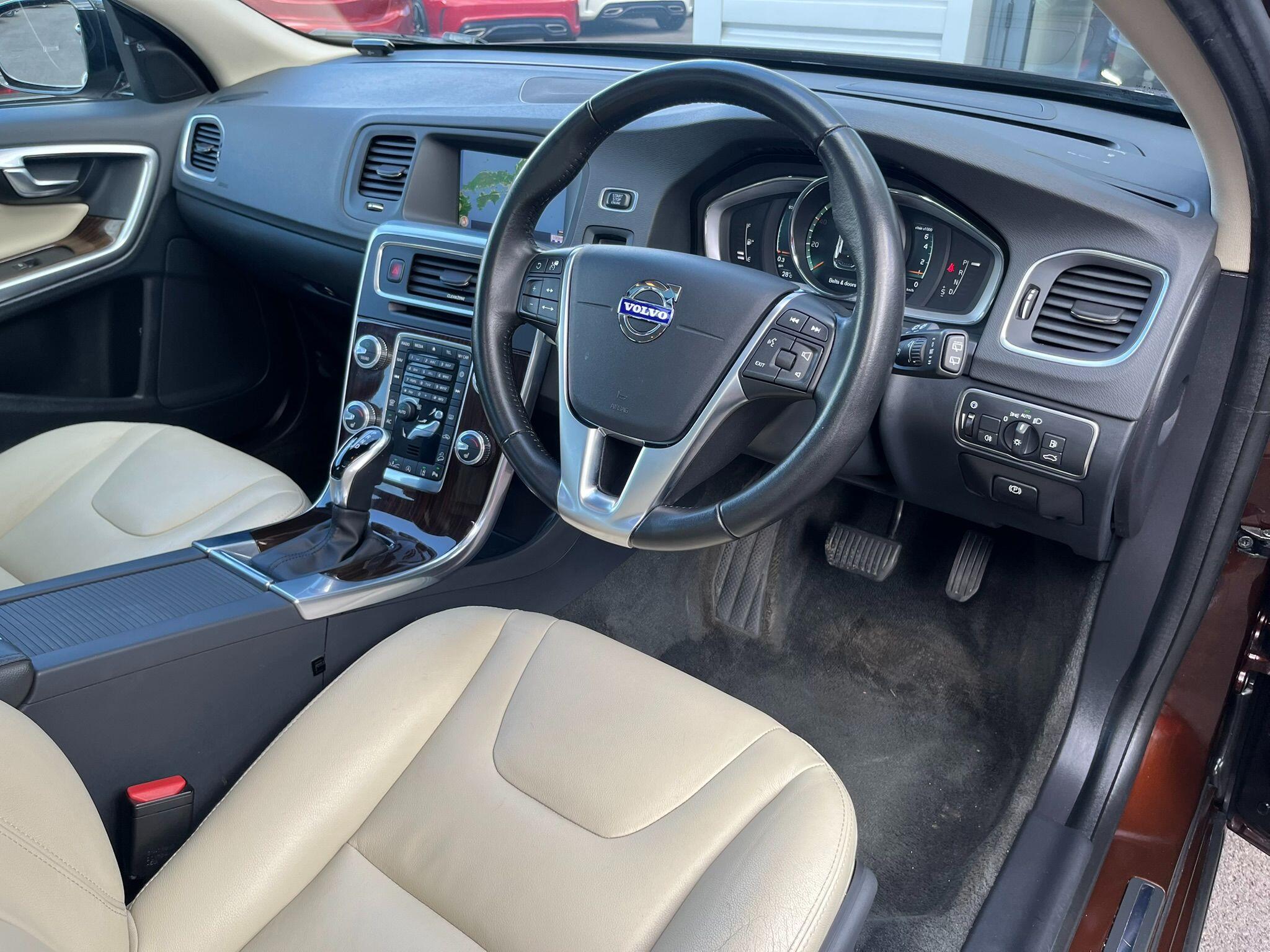 Volvo V60 view 12
