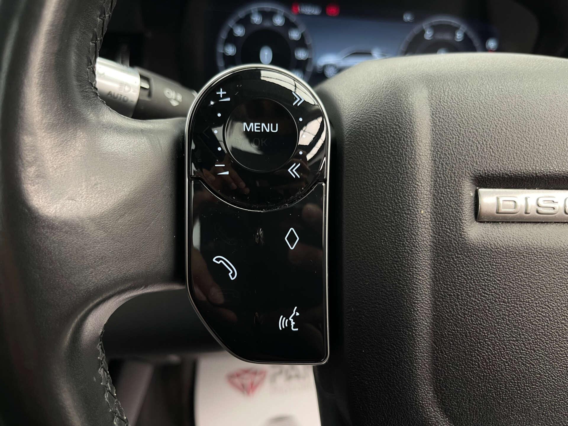 Land Rover Discovery Sport view 19