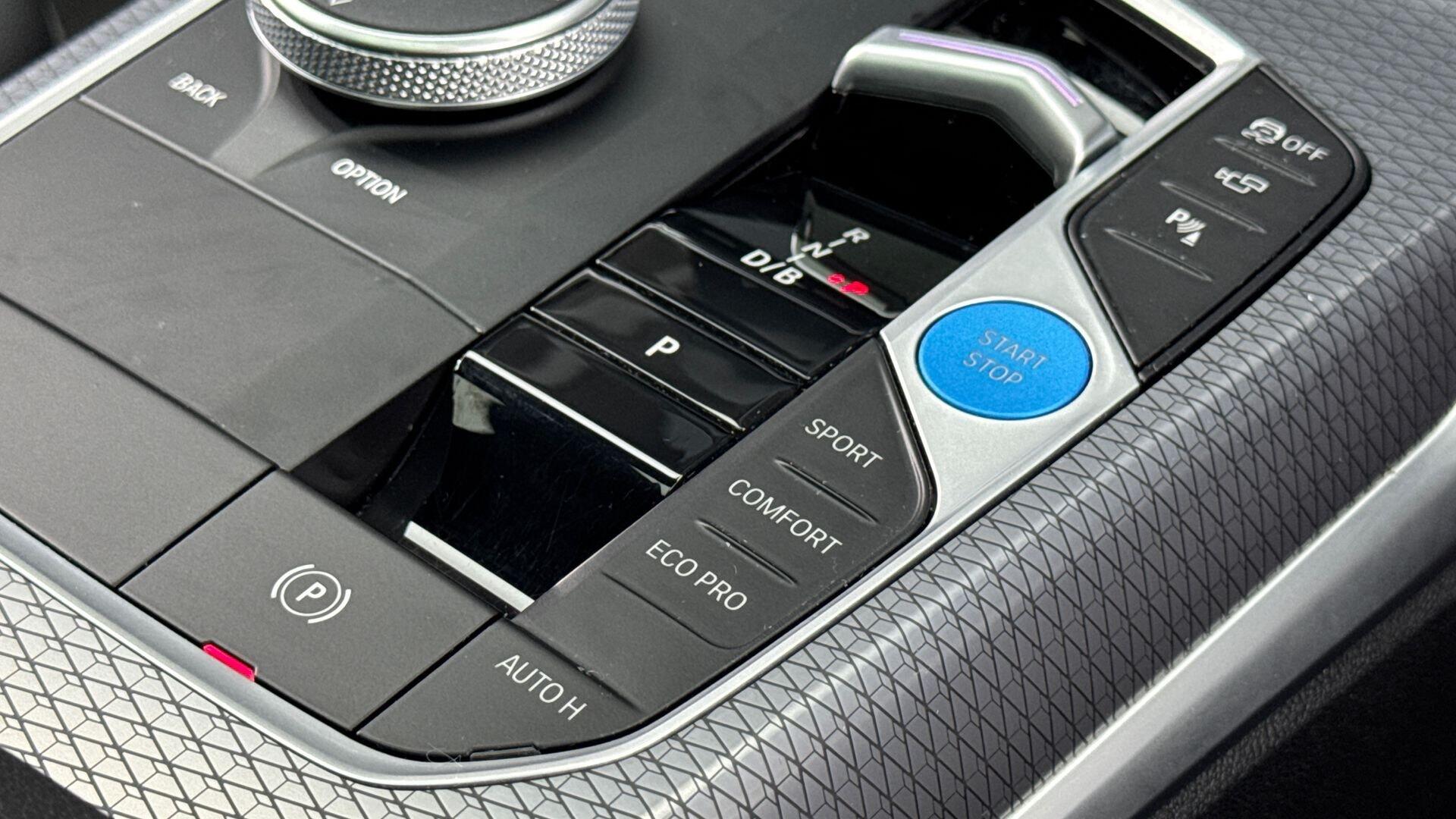 BMW i4 view 20