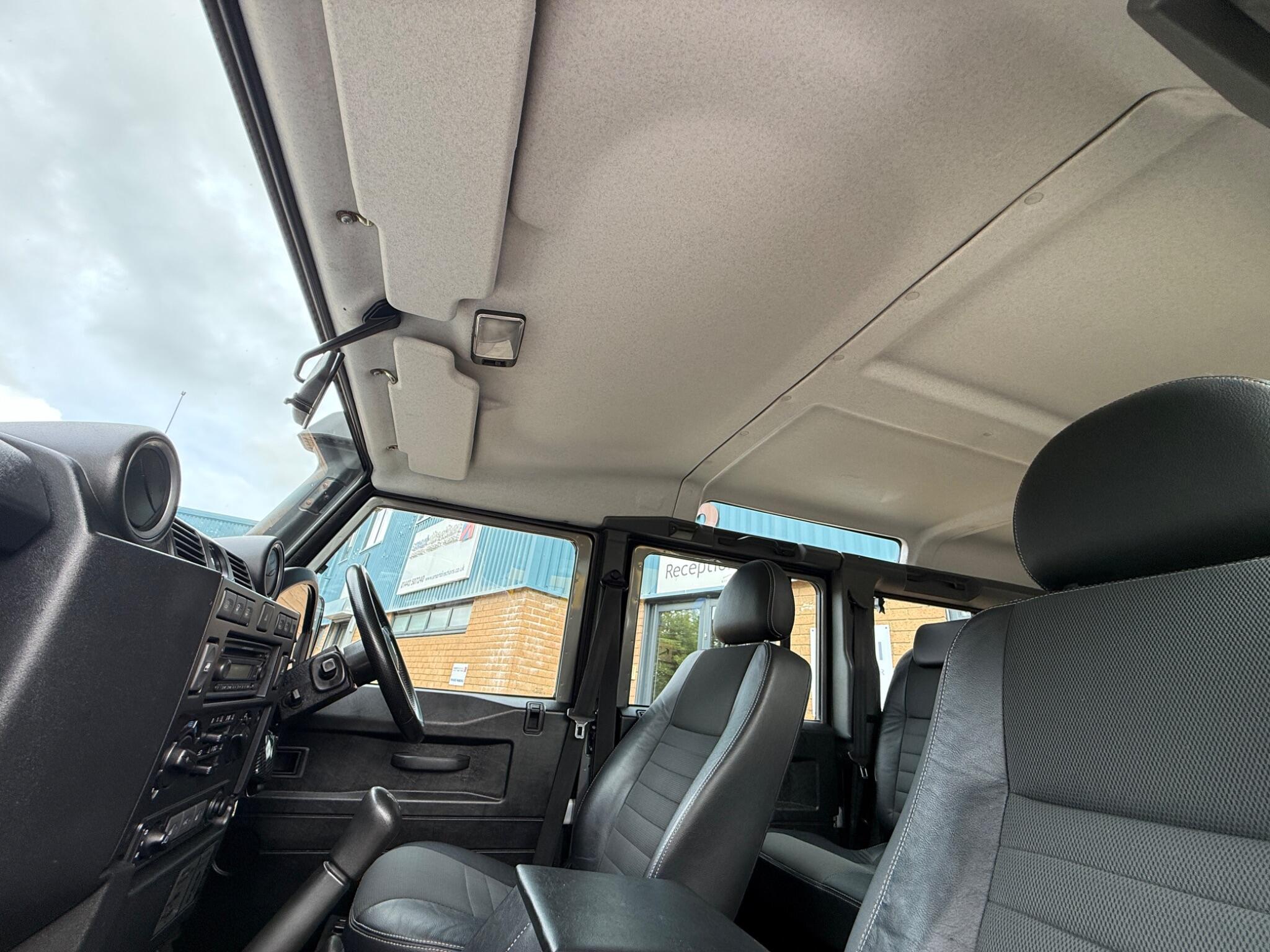 Land Rover Defender view 37