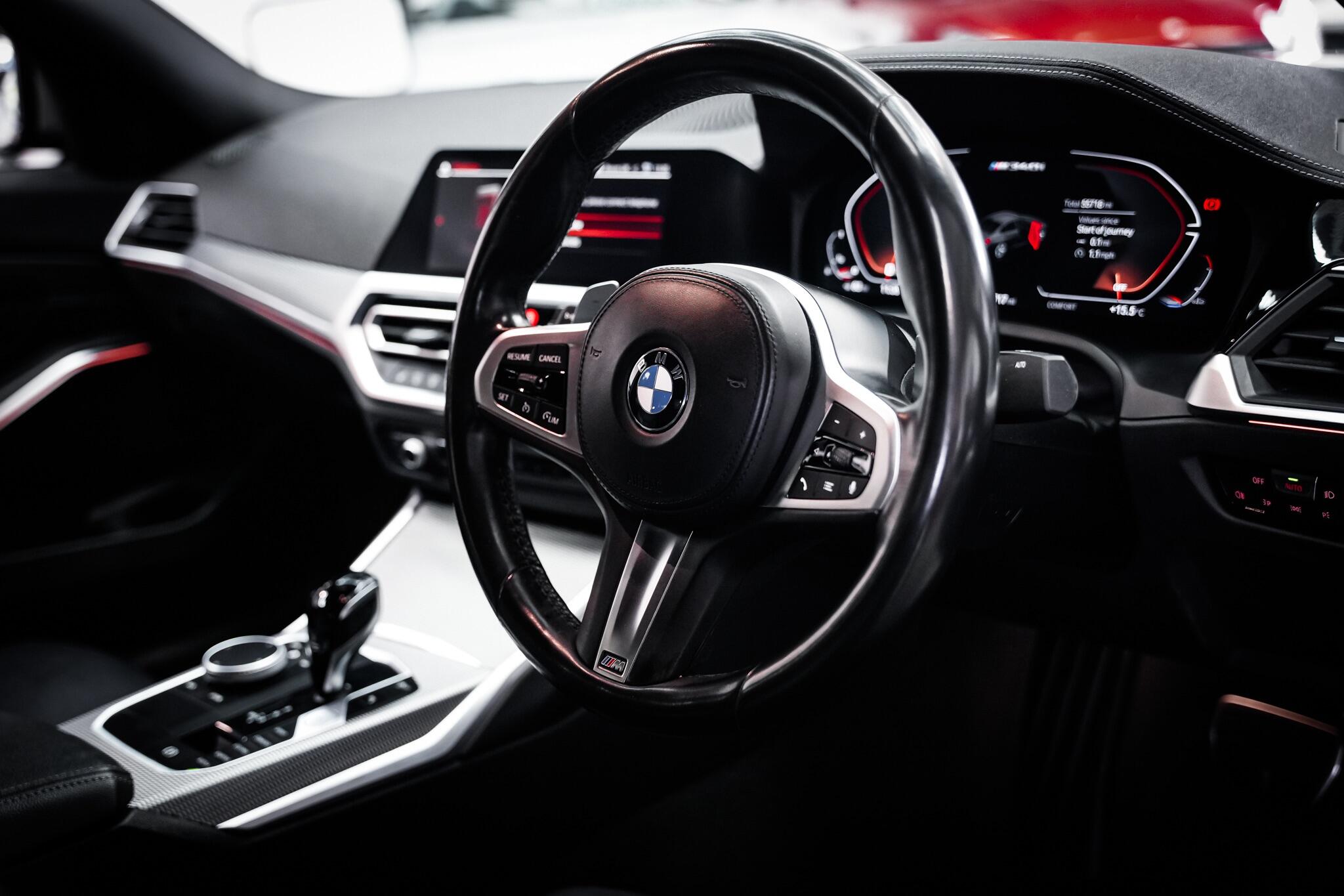 BMW 3 Series view 18
