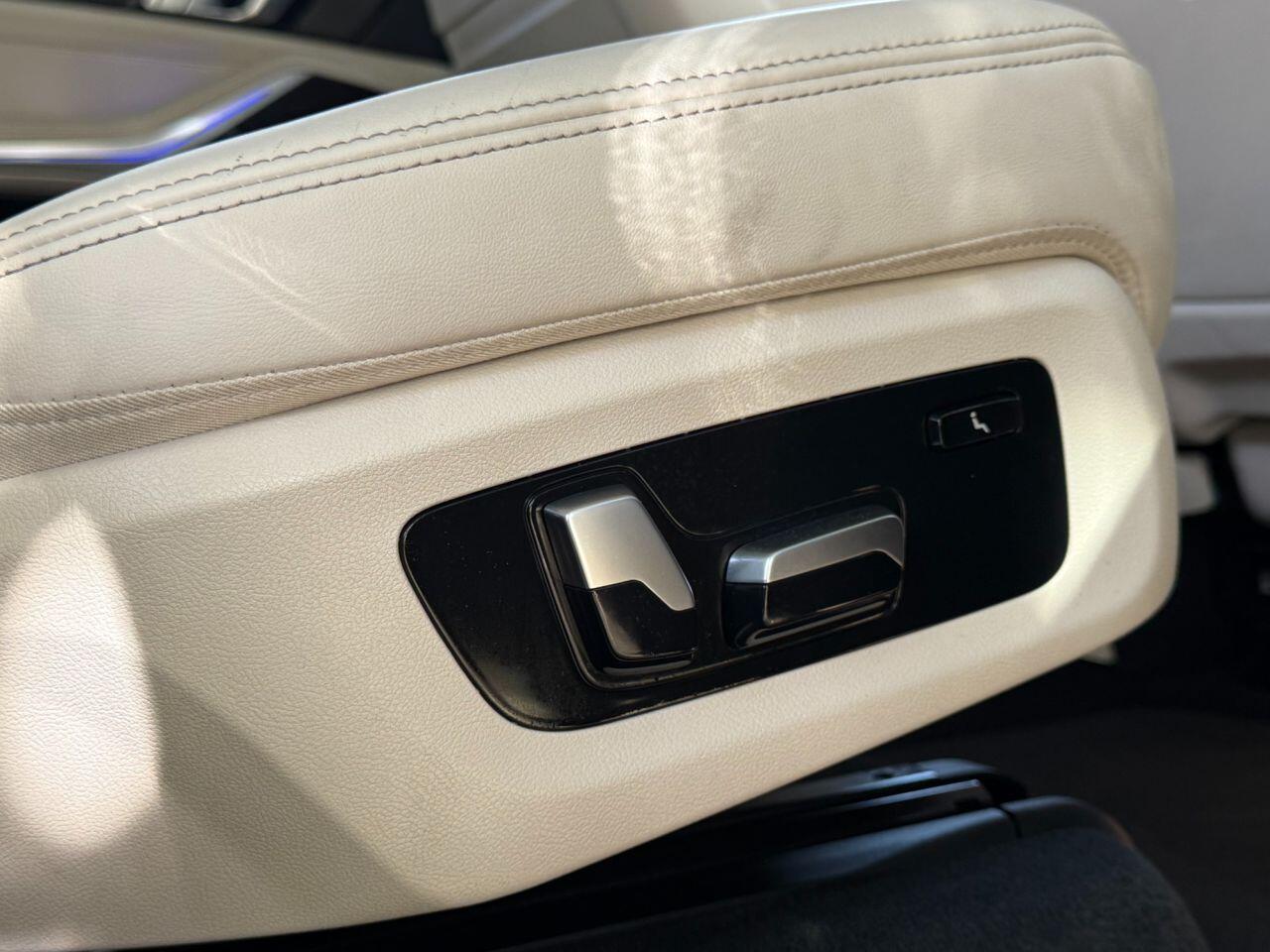 BMW X7 view 29