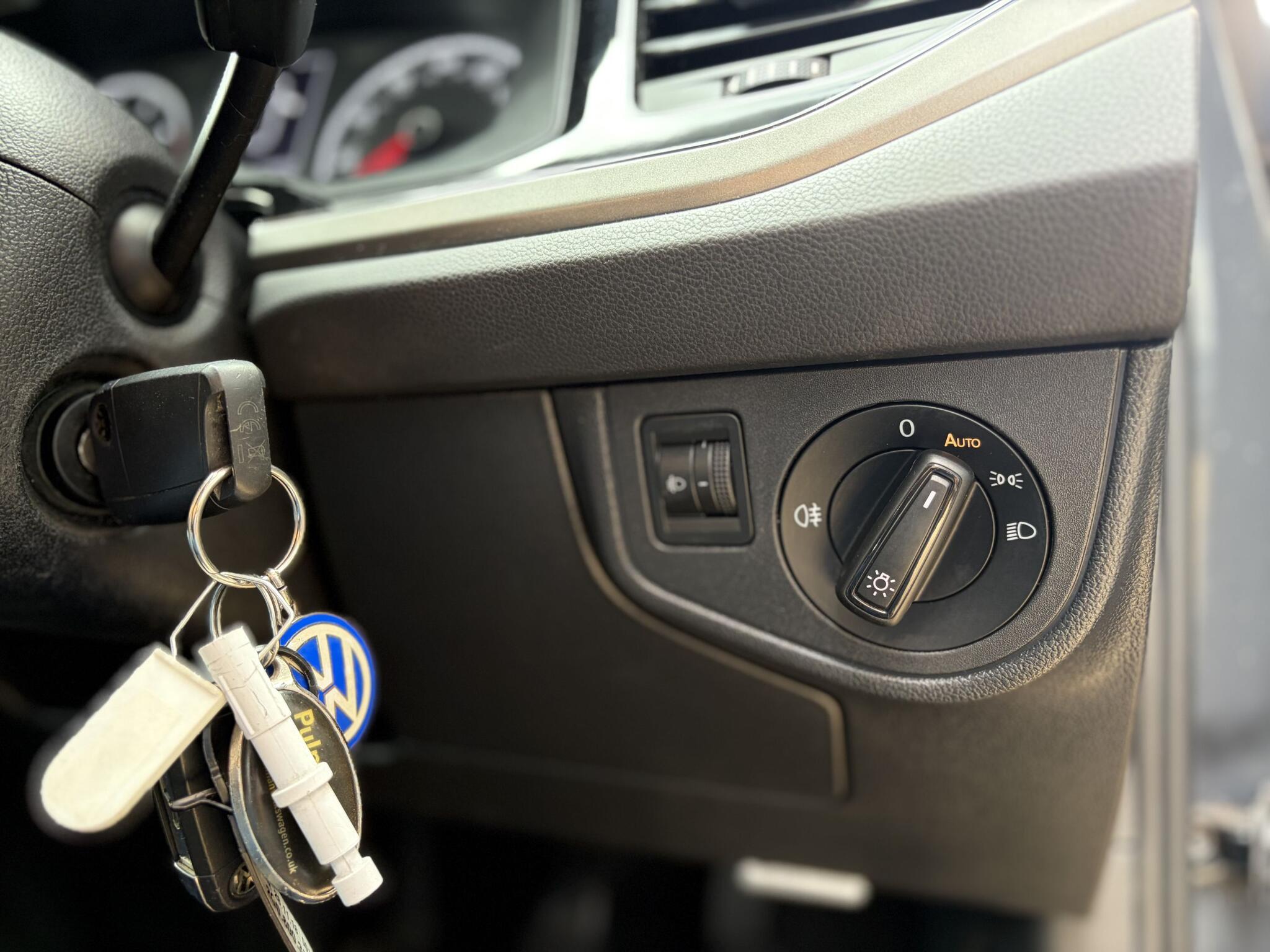 Volkswagen Polo view 18