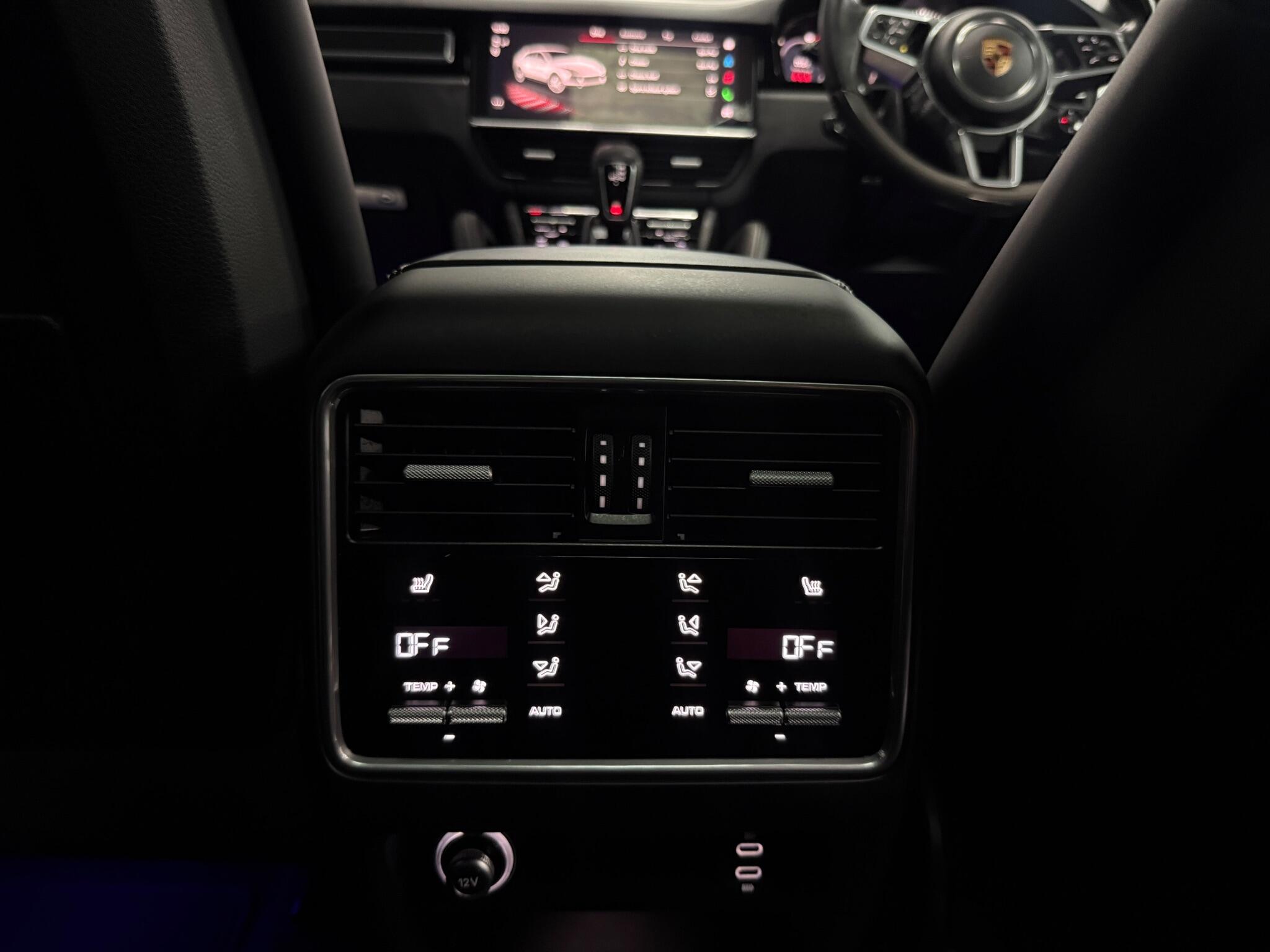 Porsche Cayenne view 35