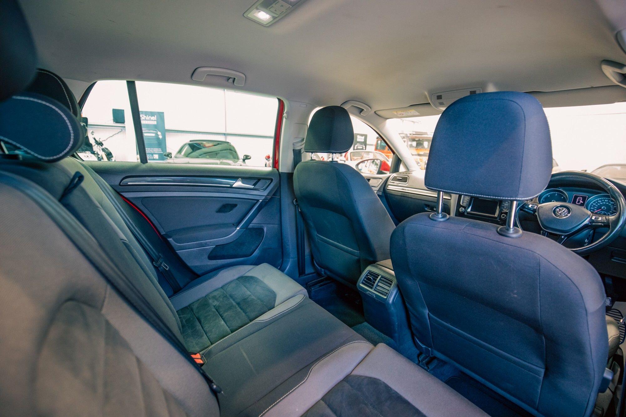 Volkswagen Golf view 12