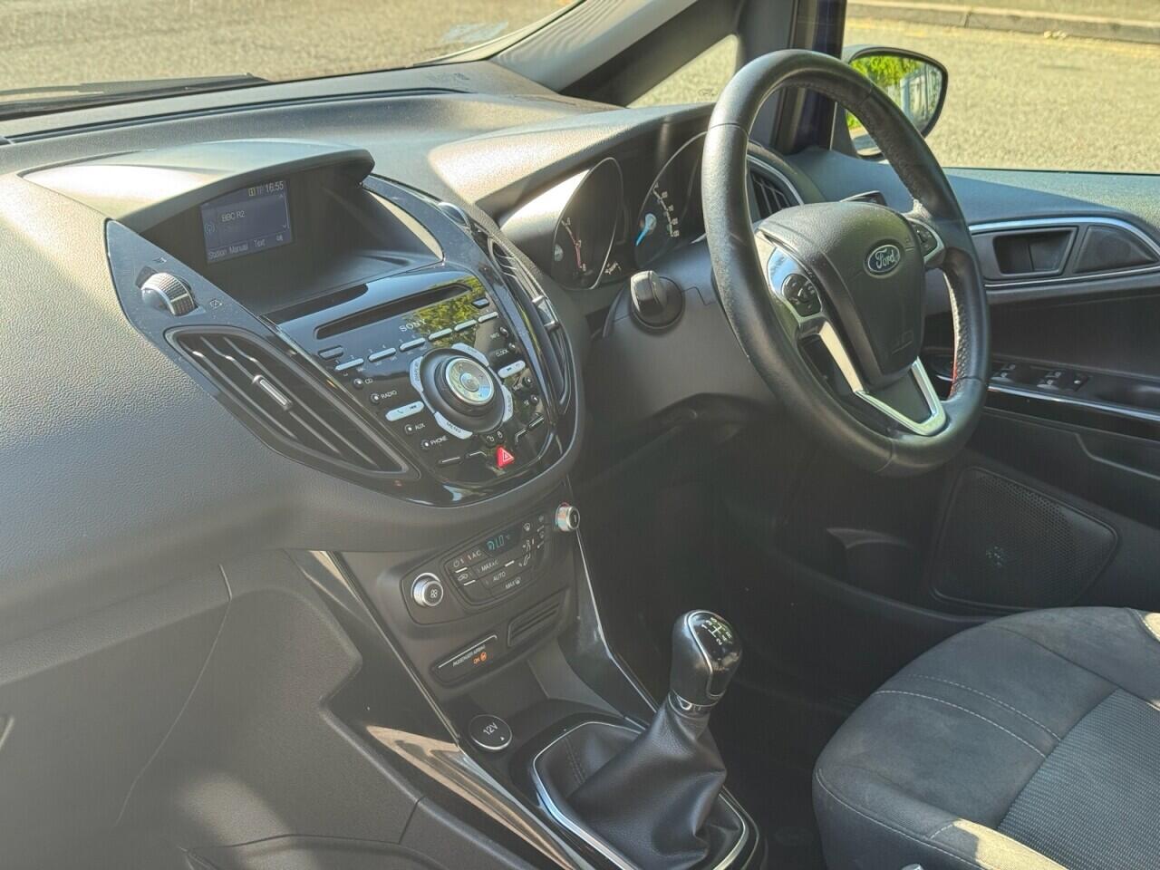 Ford B-Max view 13