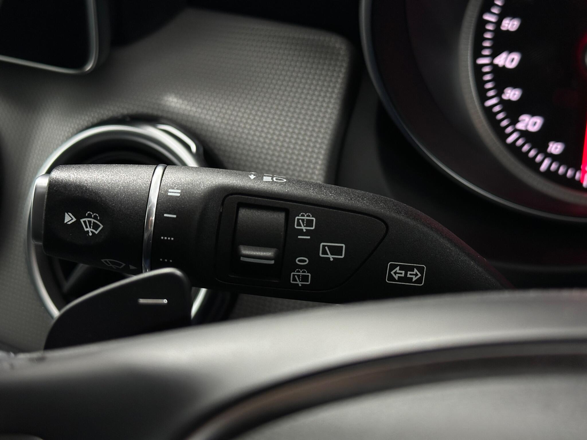 Mercedes-Benz Gla view 13